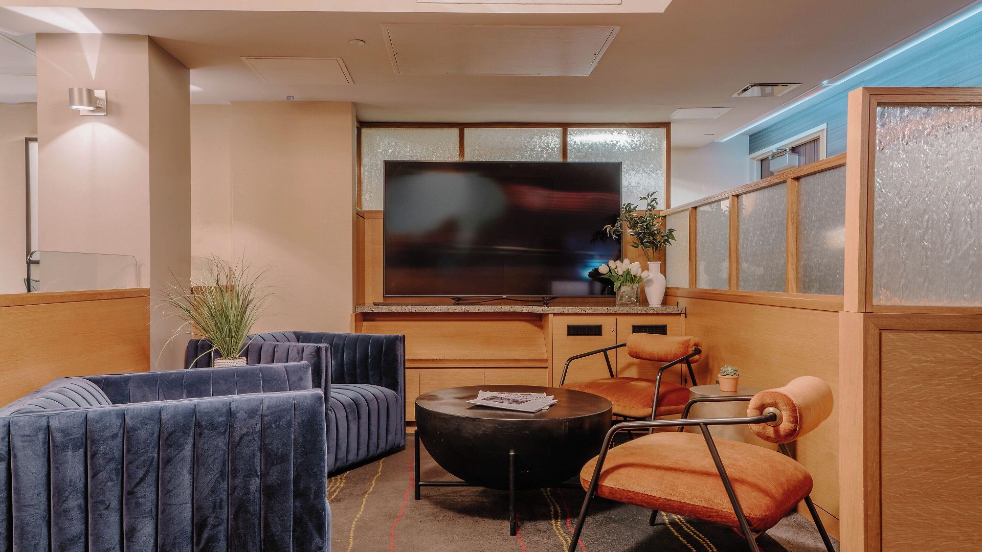 The Jewel Hotel, Hotel