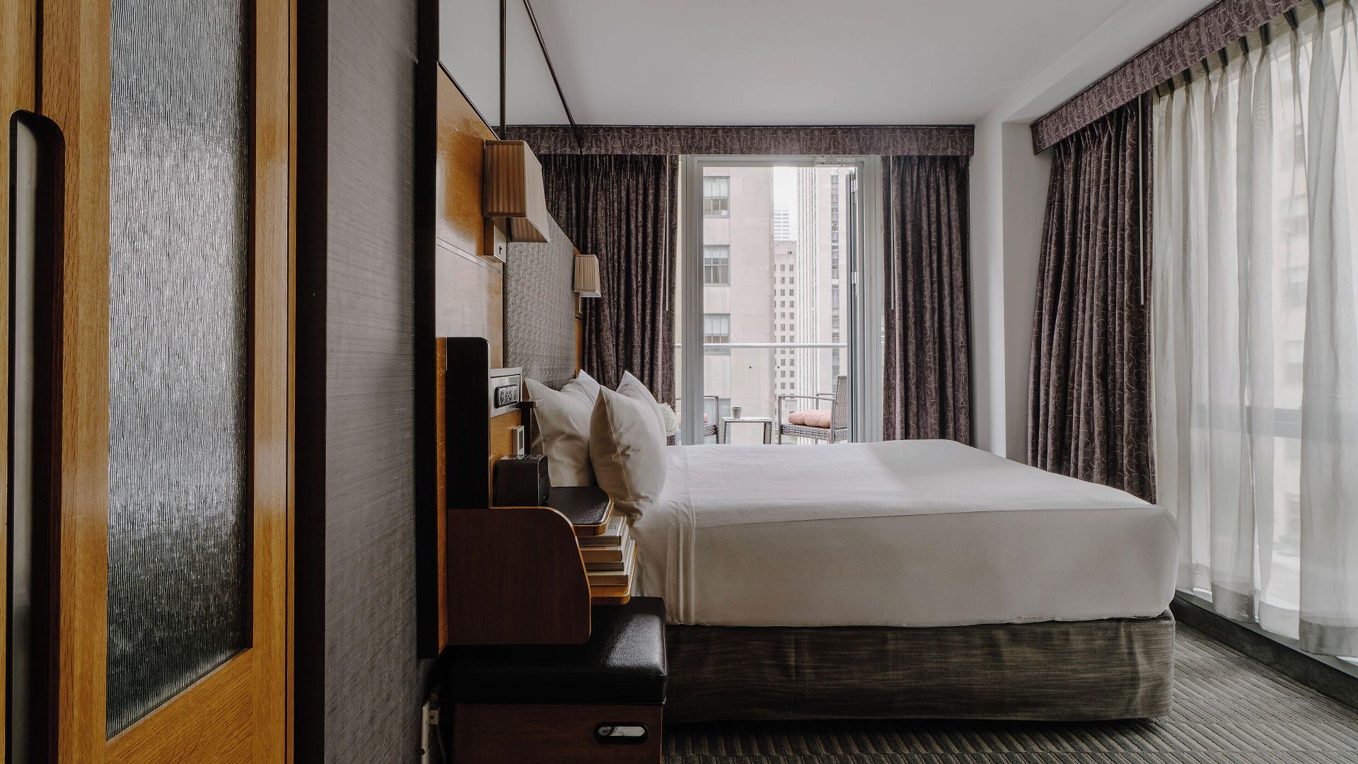 The Jewel Hotel, Hotel New York