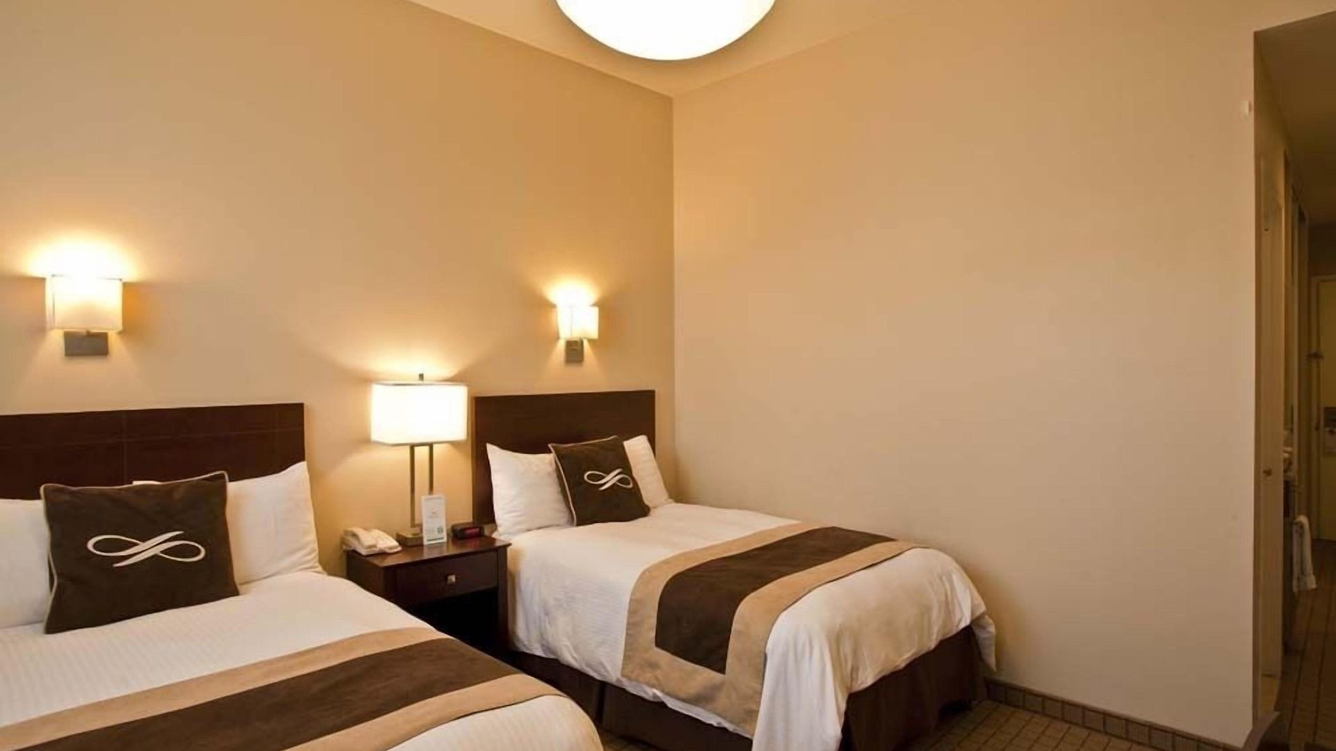 Pointe Plaza (adults Only) Hotel New York