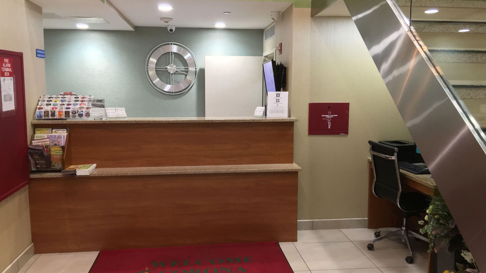 - Laguardia Airport Hotel New York