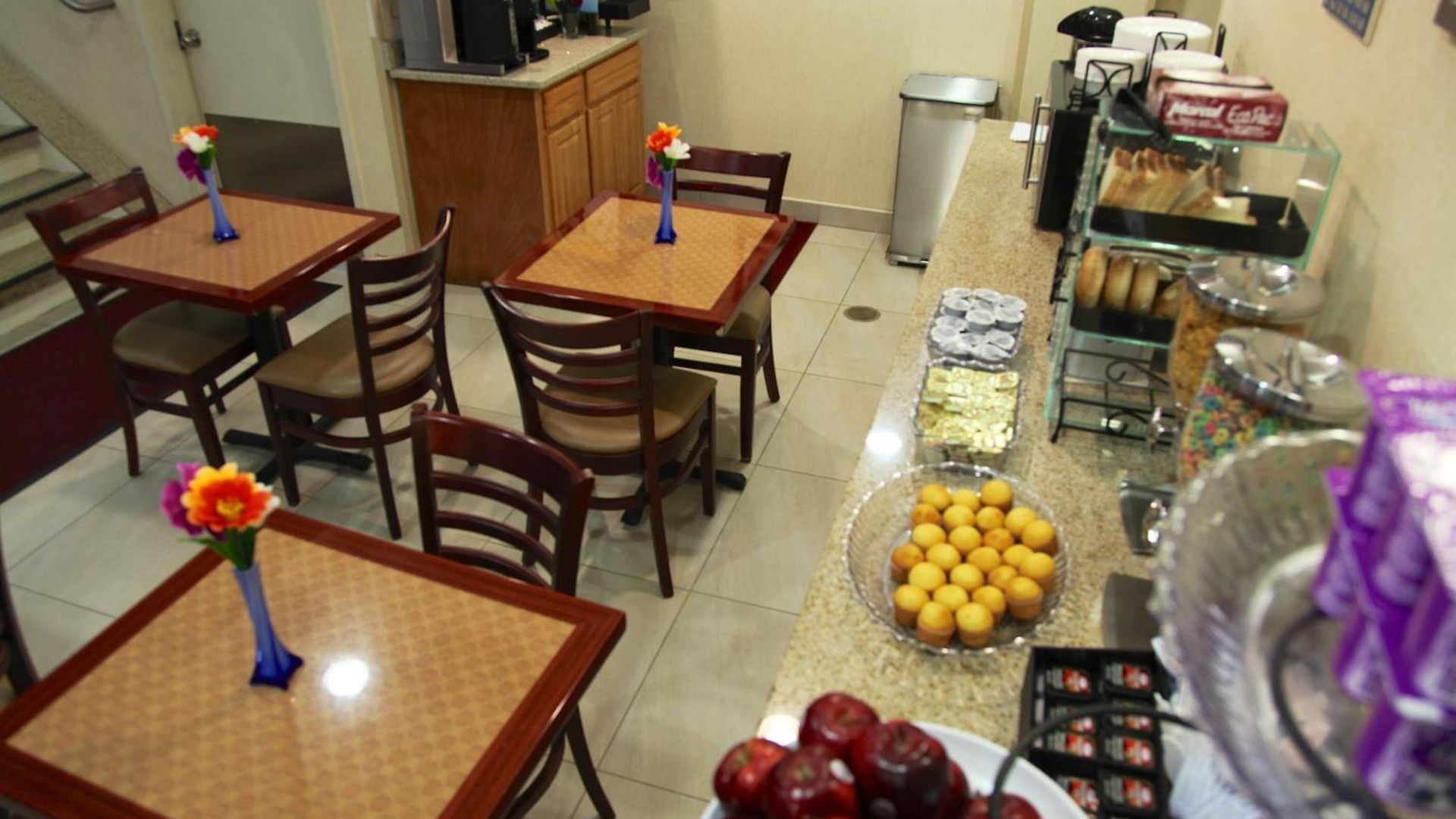 - Laguardia Airport Hotel New York