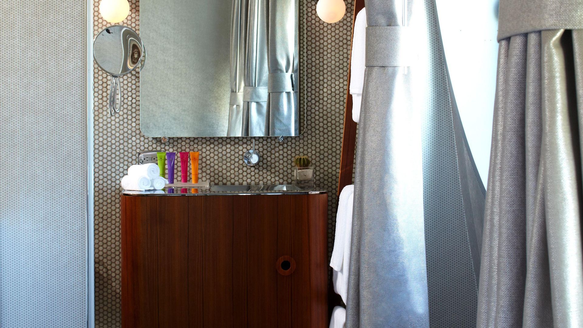 Dream Downtown, By Hyatt 4*