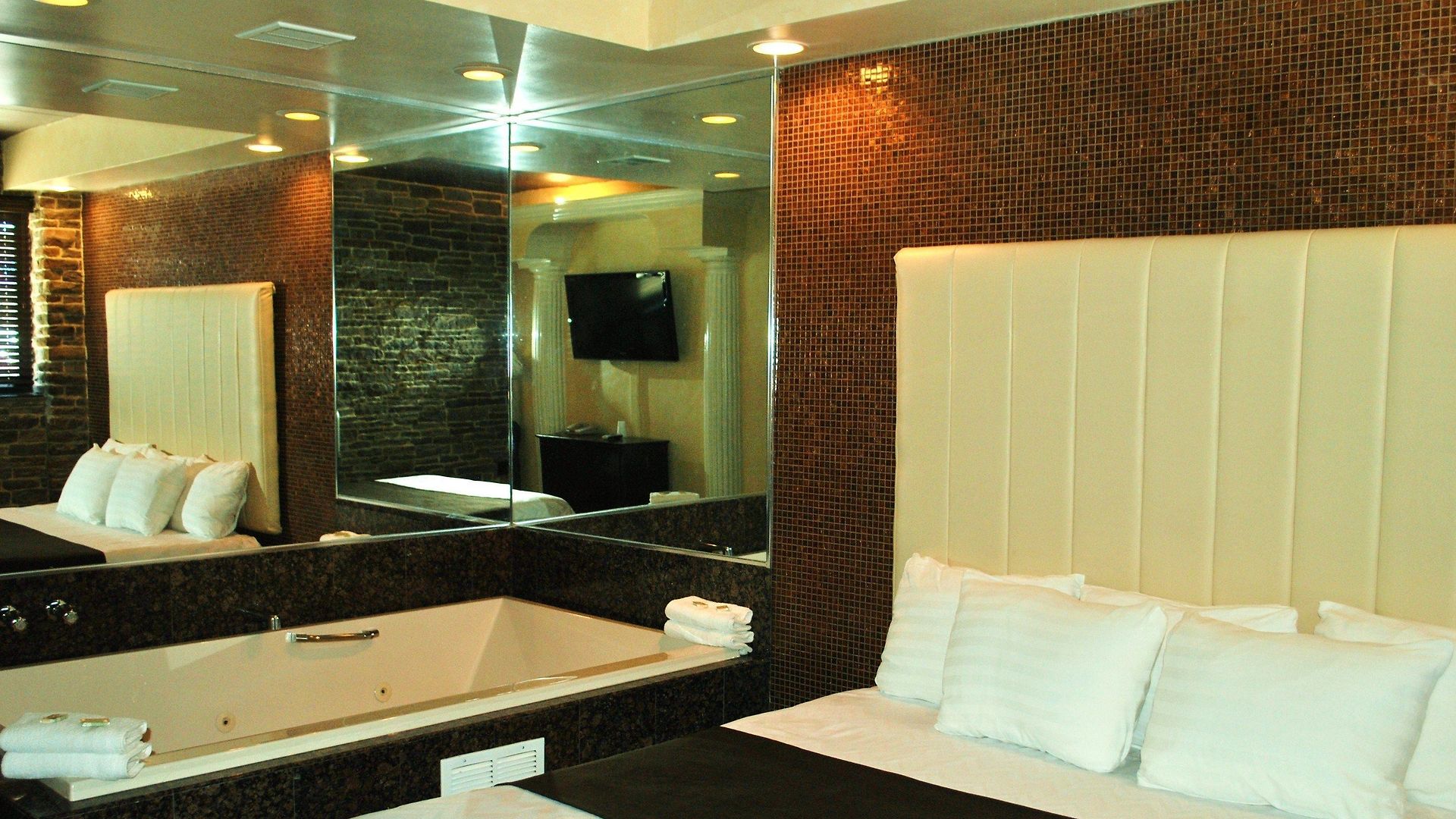 Surfside Three 2* New York
