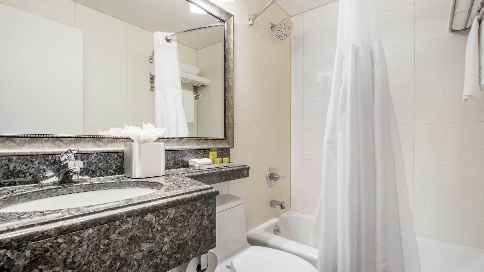 The Red Hook Hotel 3*