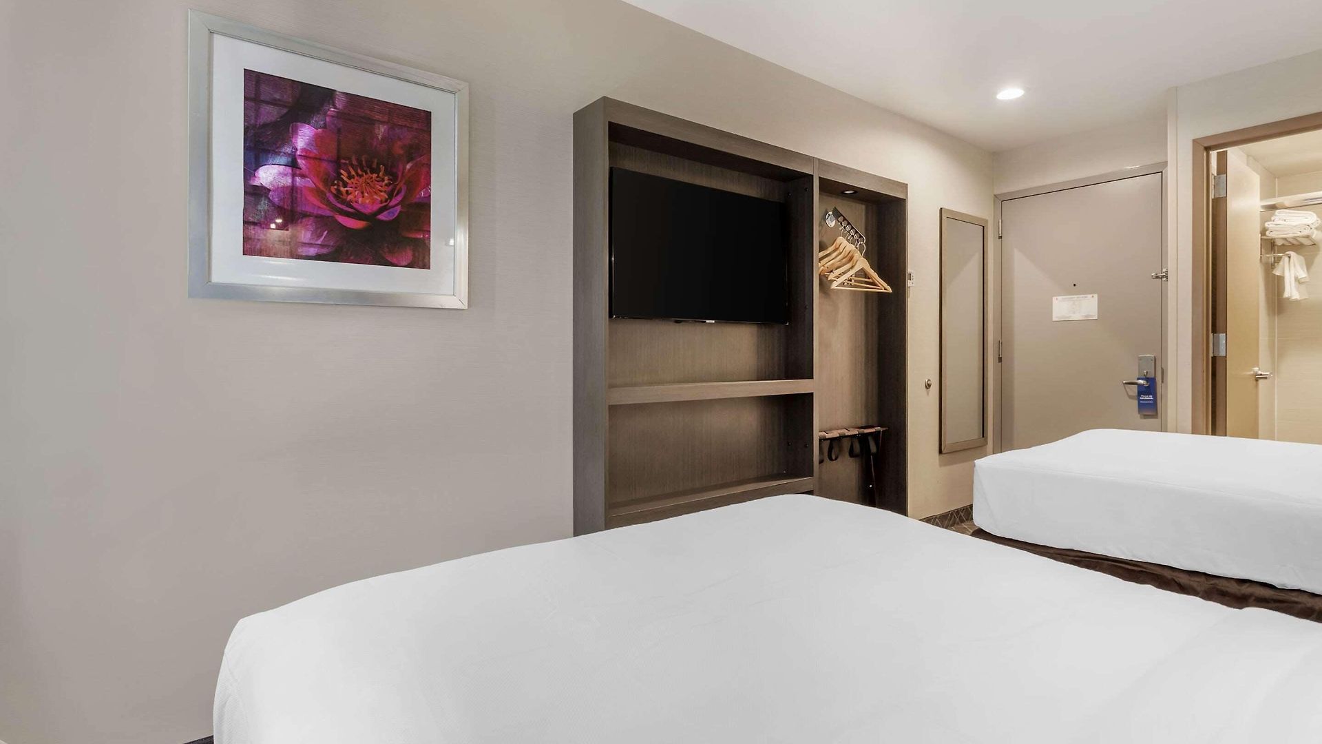 Times Square West Hotel, Bw Signature Collection Hotel 3*