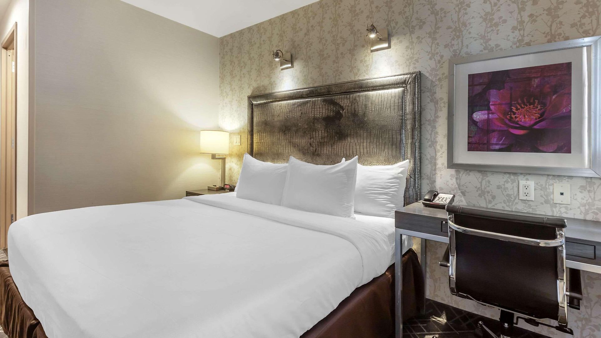 Times Square West Hotel, Bw Signature Collection Hotel 3*
