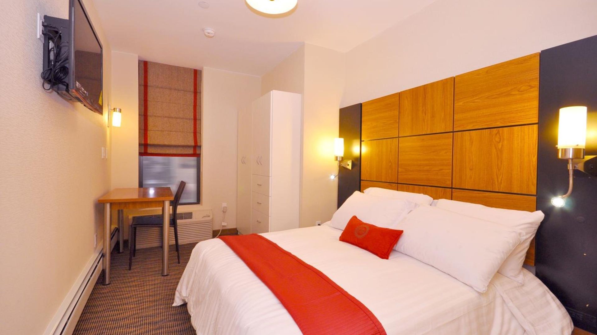 Hotel Five44 3*
