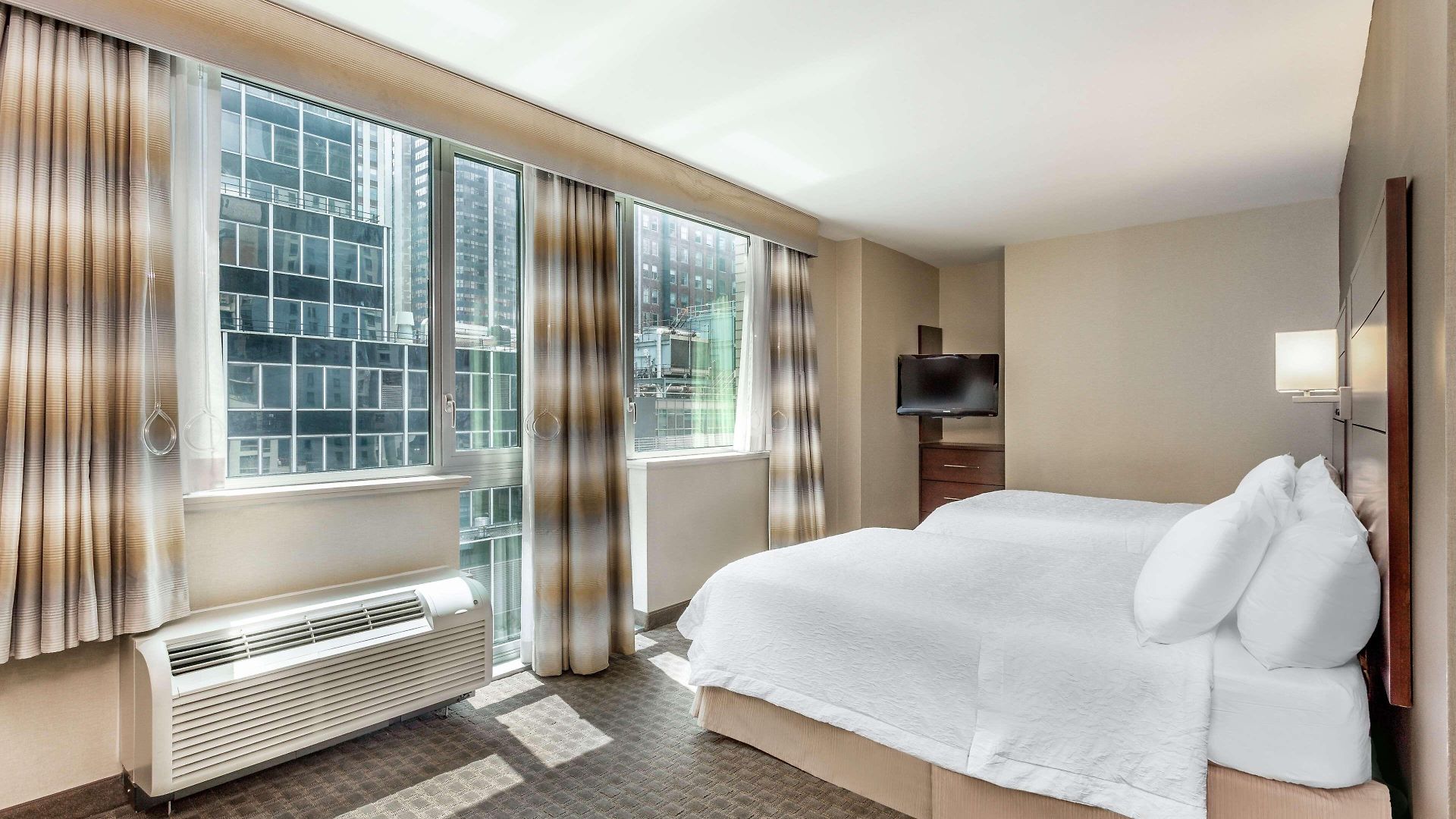 Hampton Manhattan Grand Hotel 3*