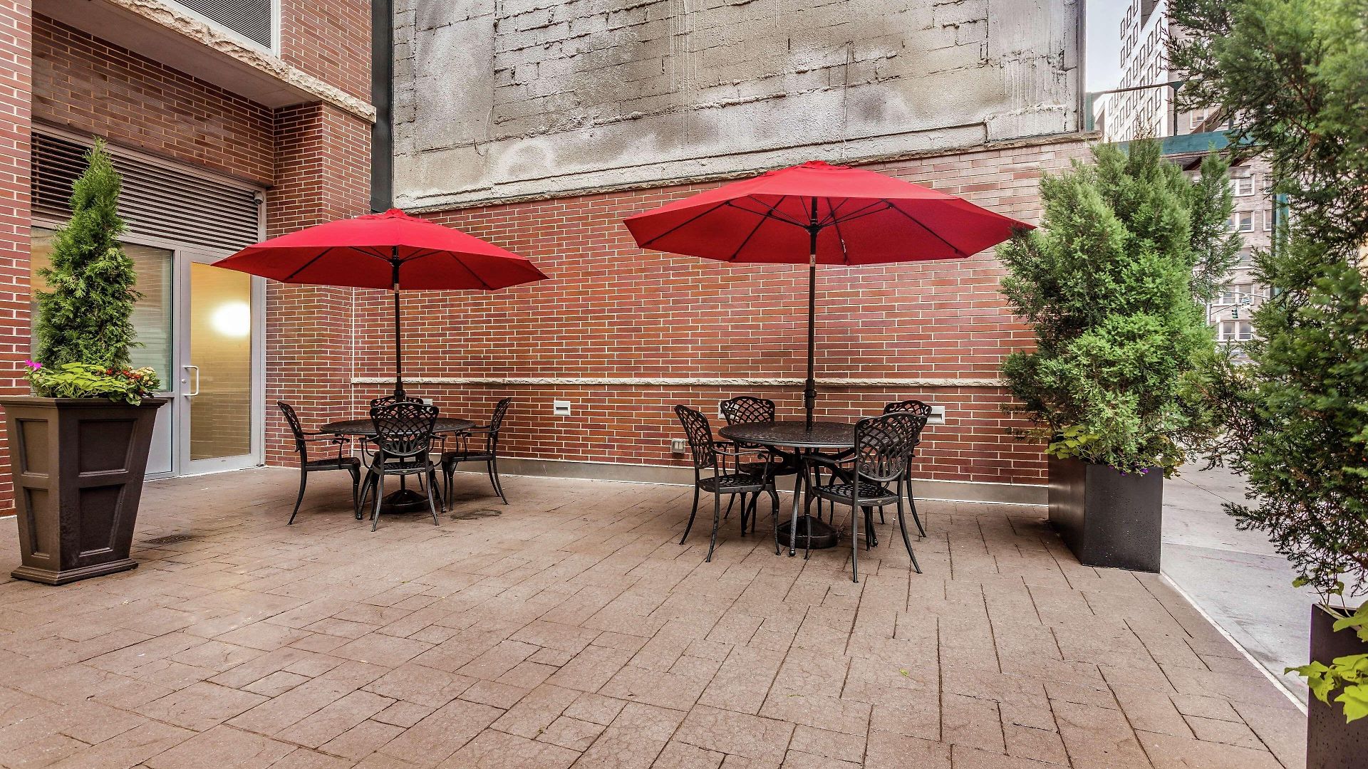 Hampton Manhattan Grand Hotel 3*