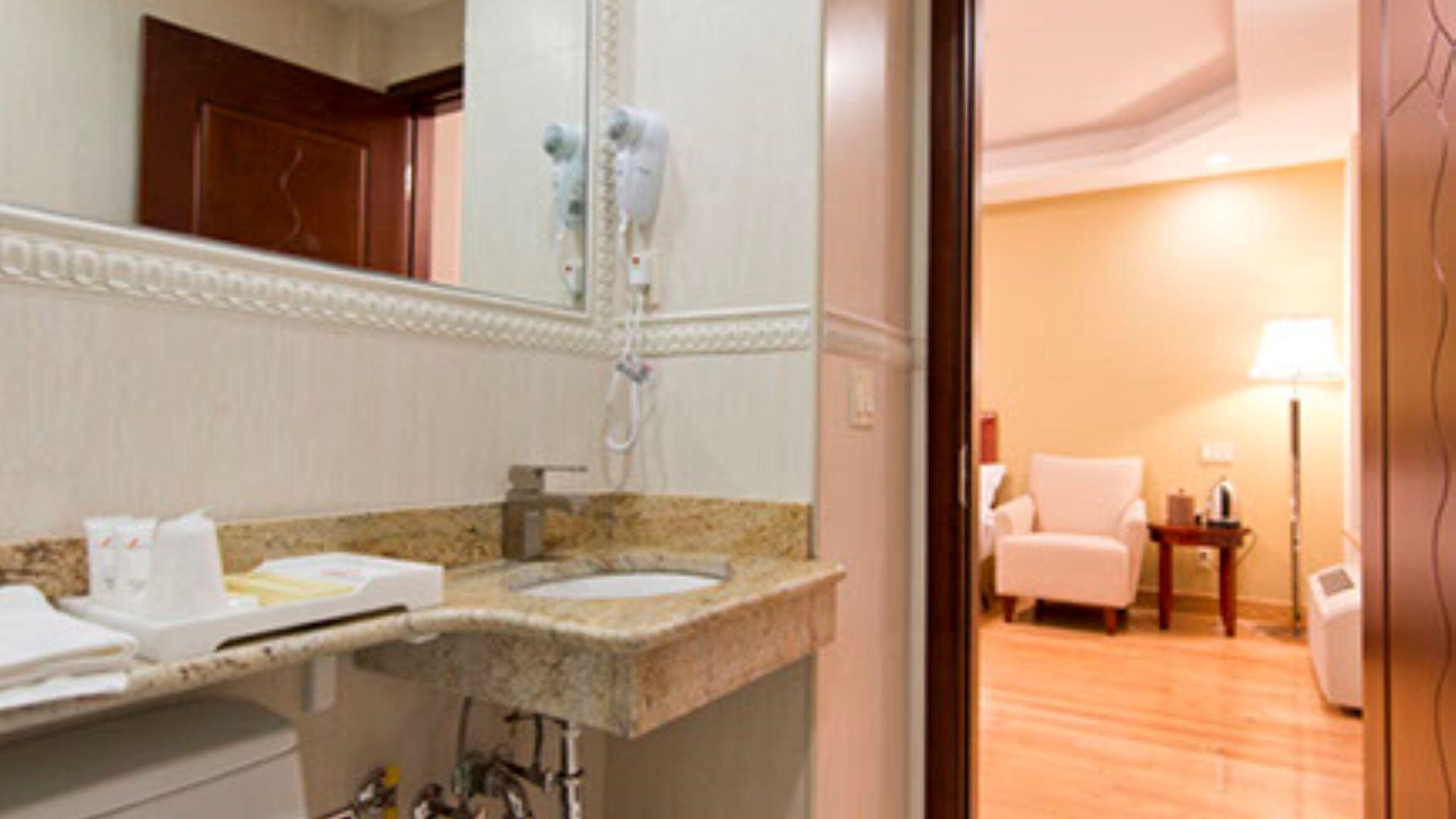 Asiatic - Flushing Hotel 3*