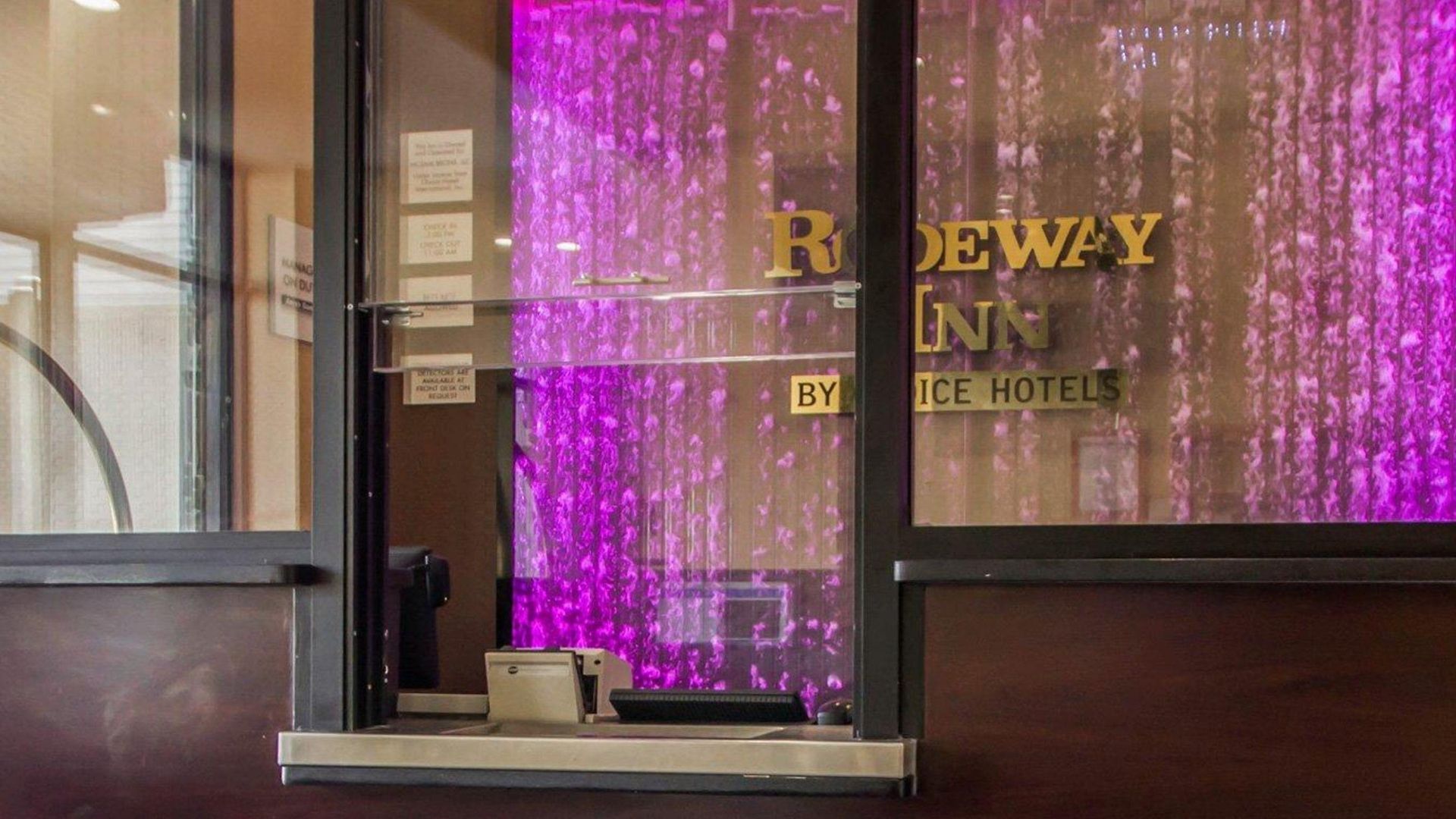 Inn Rodeway Bronx Zoo 4*