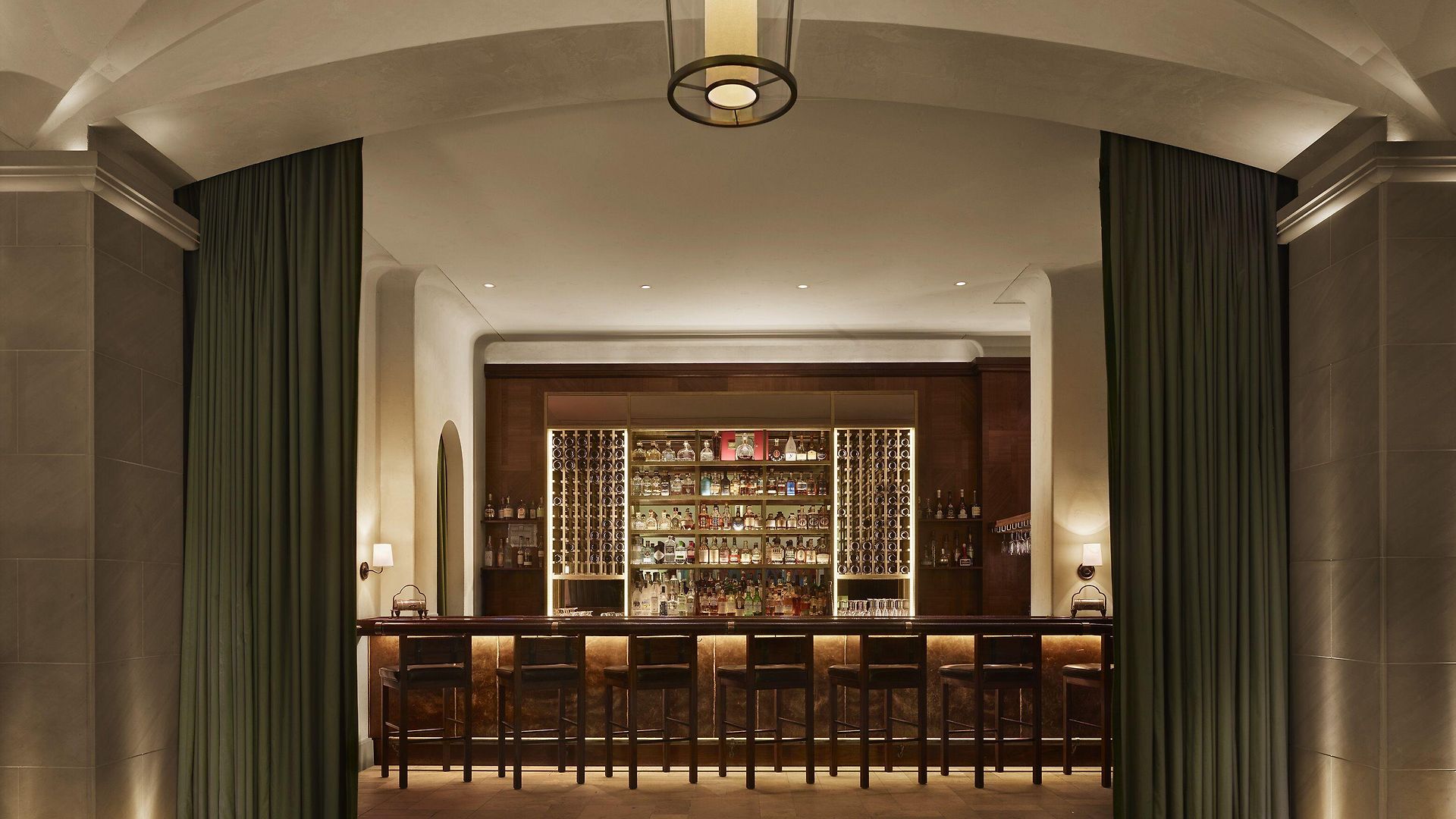 Hotel Refinery -