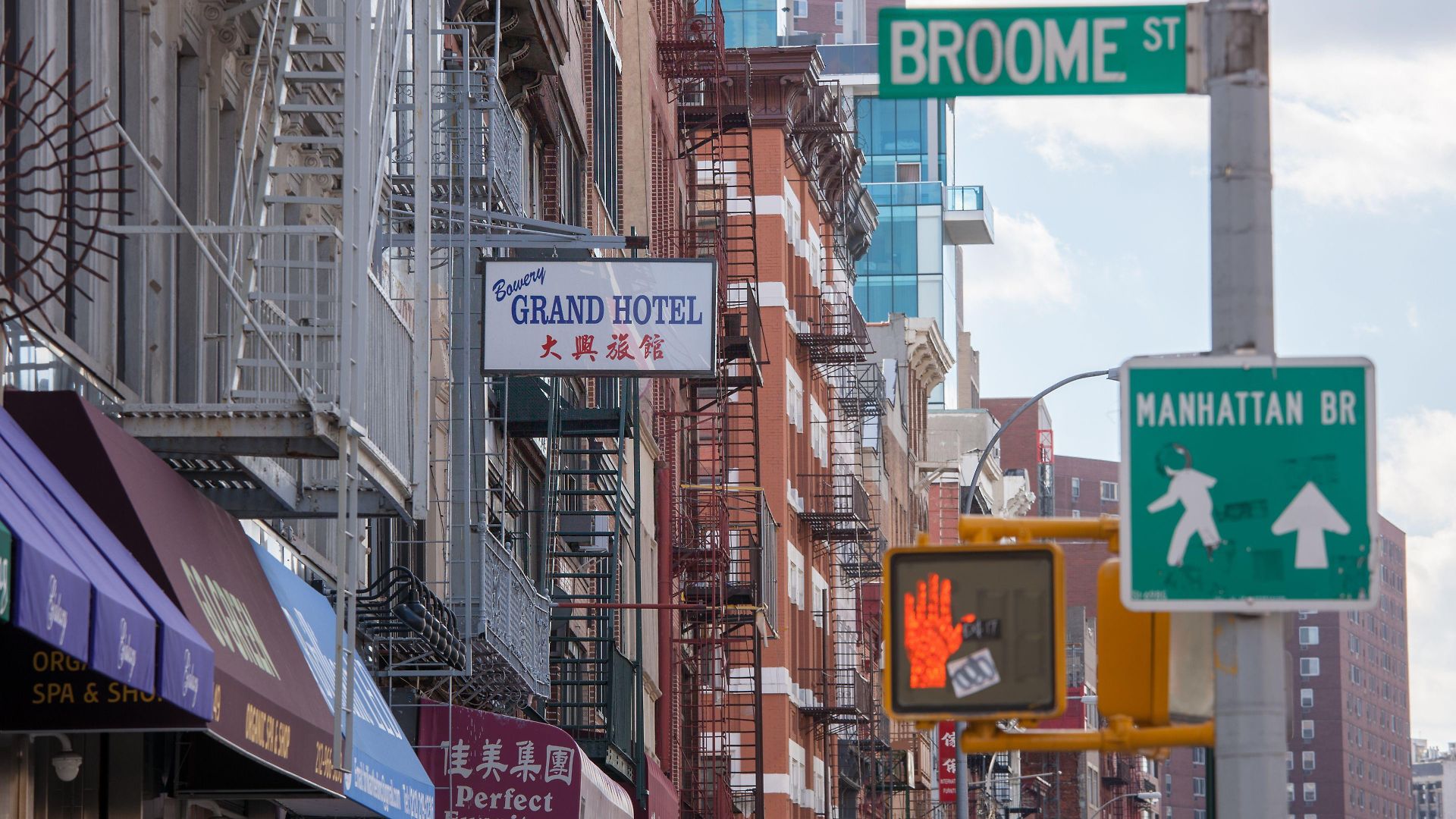 Bowery Grand Hostel *
