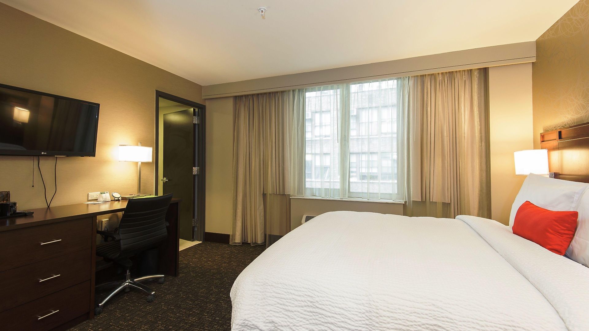 Courtyard By Marriott Times Square West Hotel 3*