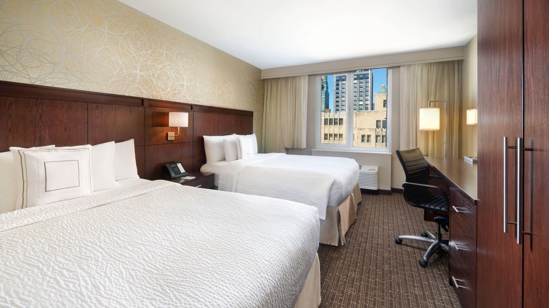 Courtyard By Marriott Times Square West New York