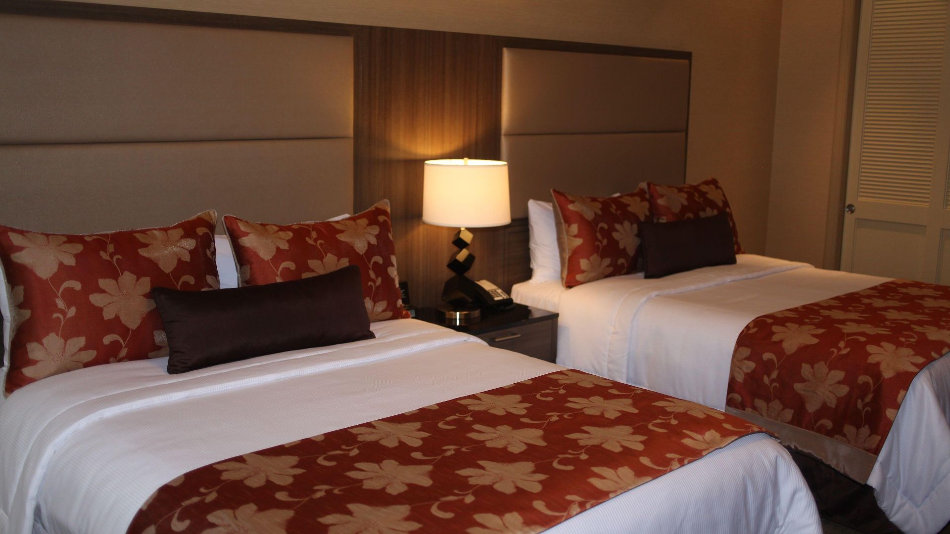 Opera House Hotel 3*