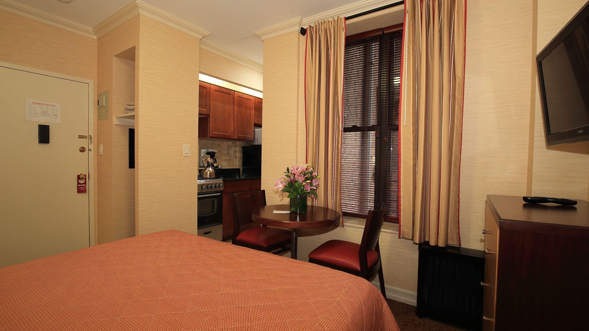 Radio Aparthotel 3*