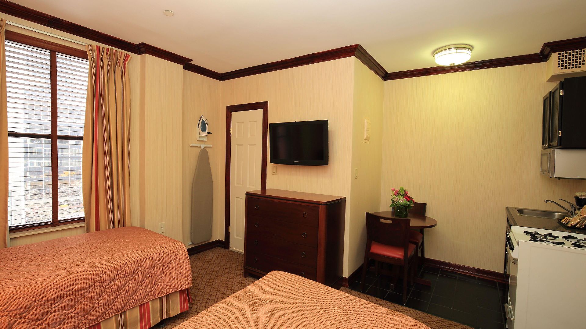 Aparthotel Radio 3*