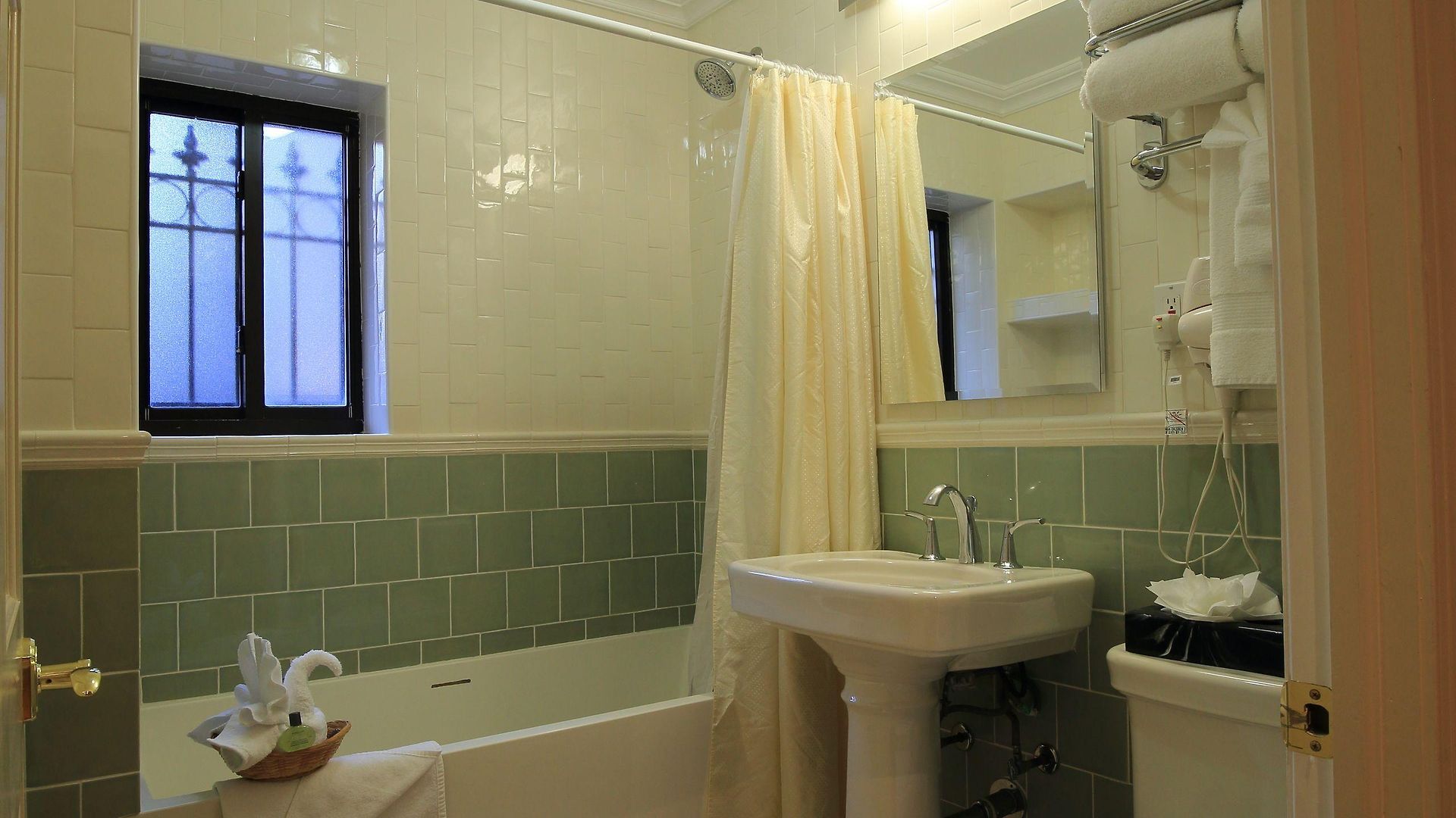 Radio Aparthotel 3*