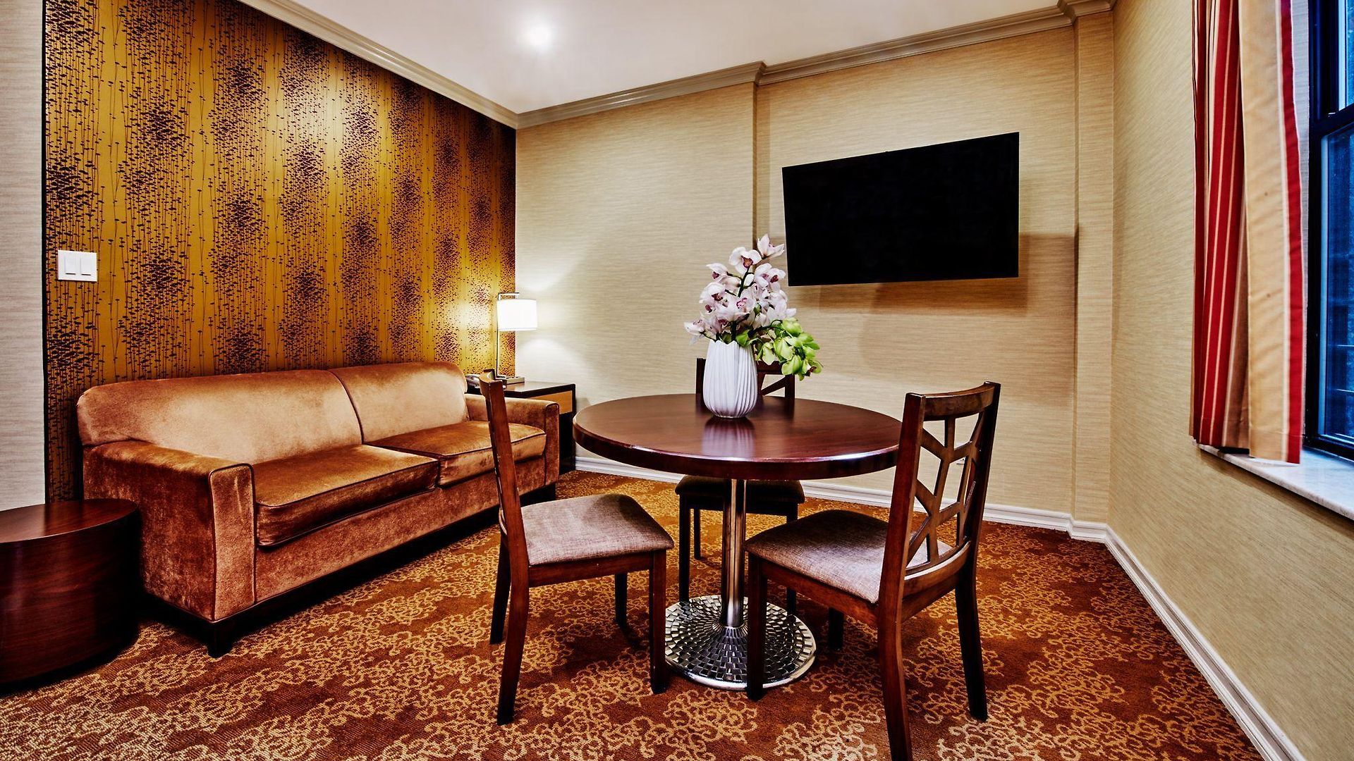 Radio Aparthotel New York