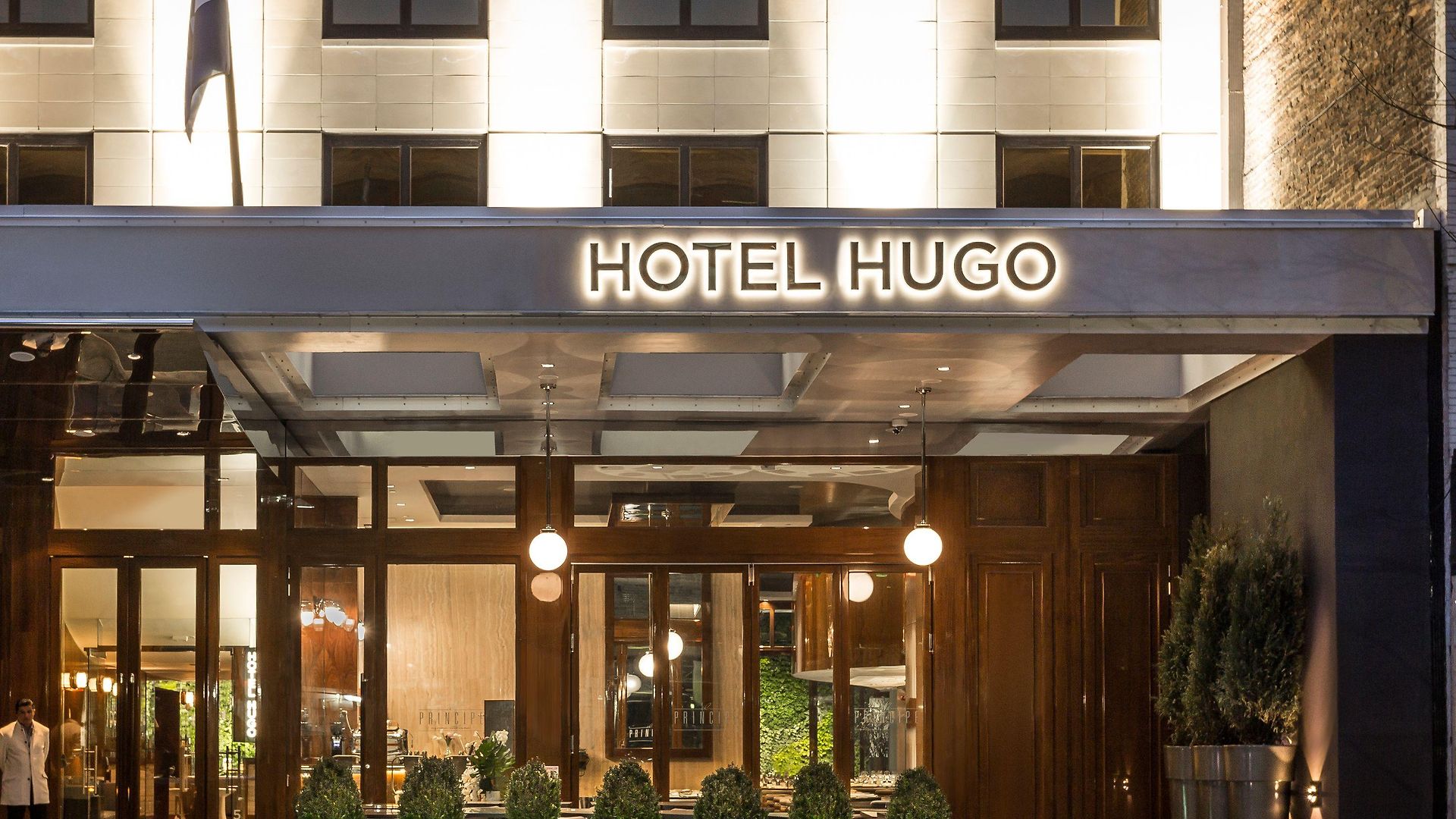 Hugo 4*