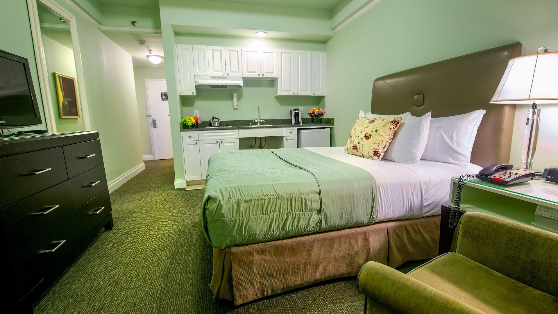 Beacon Hotel 4*
