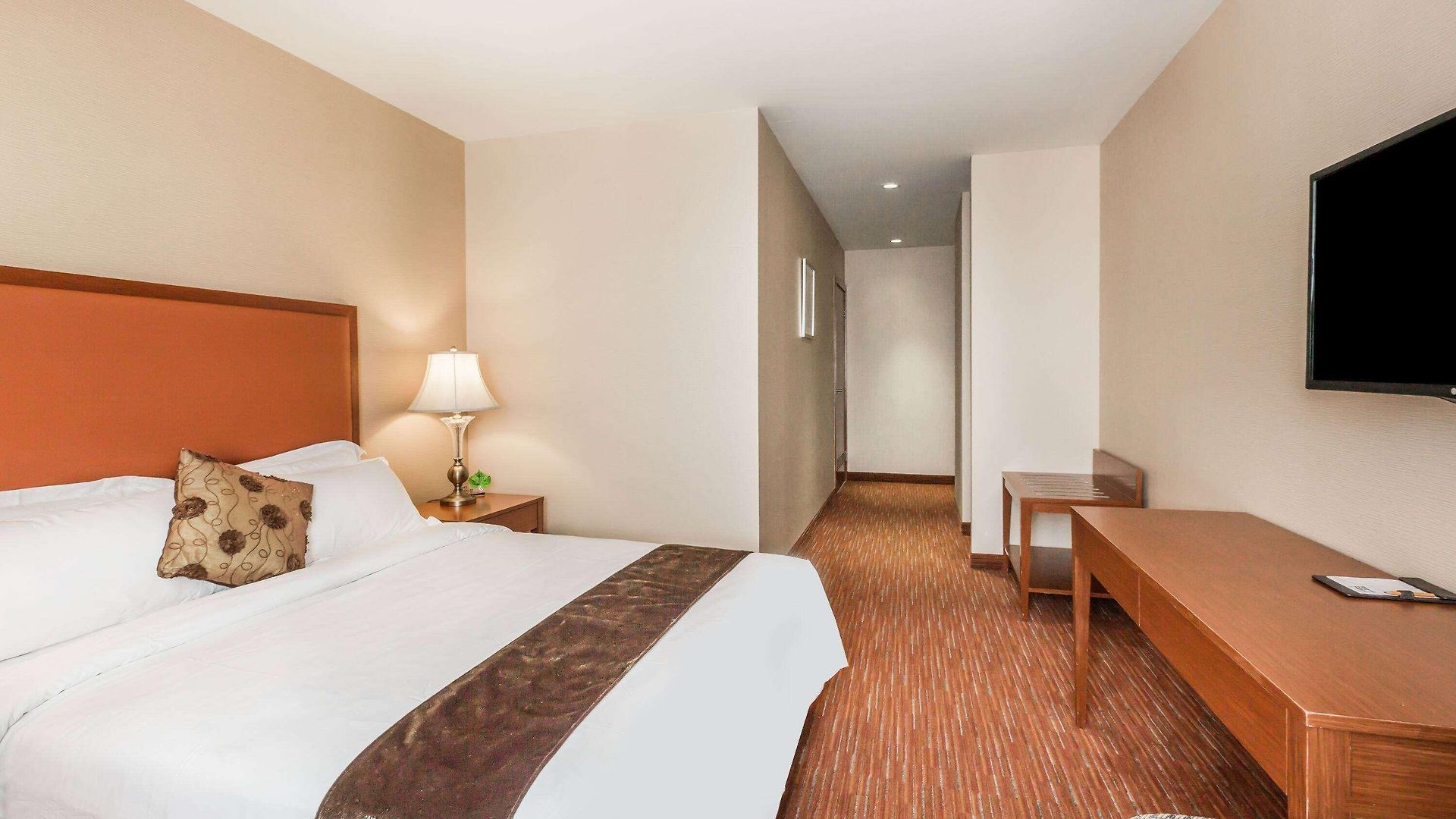 Hotel Ramada By Wyndham Flushing Queens