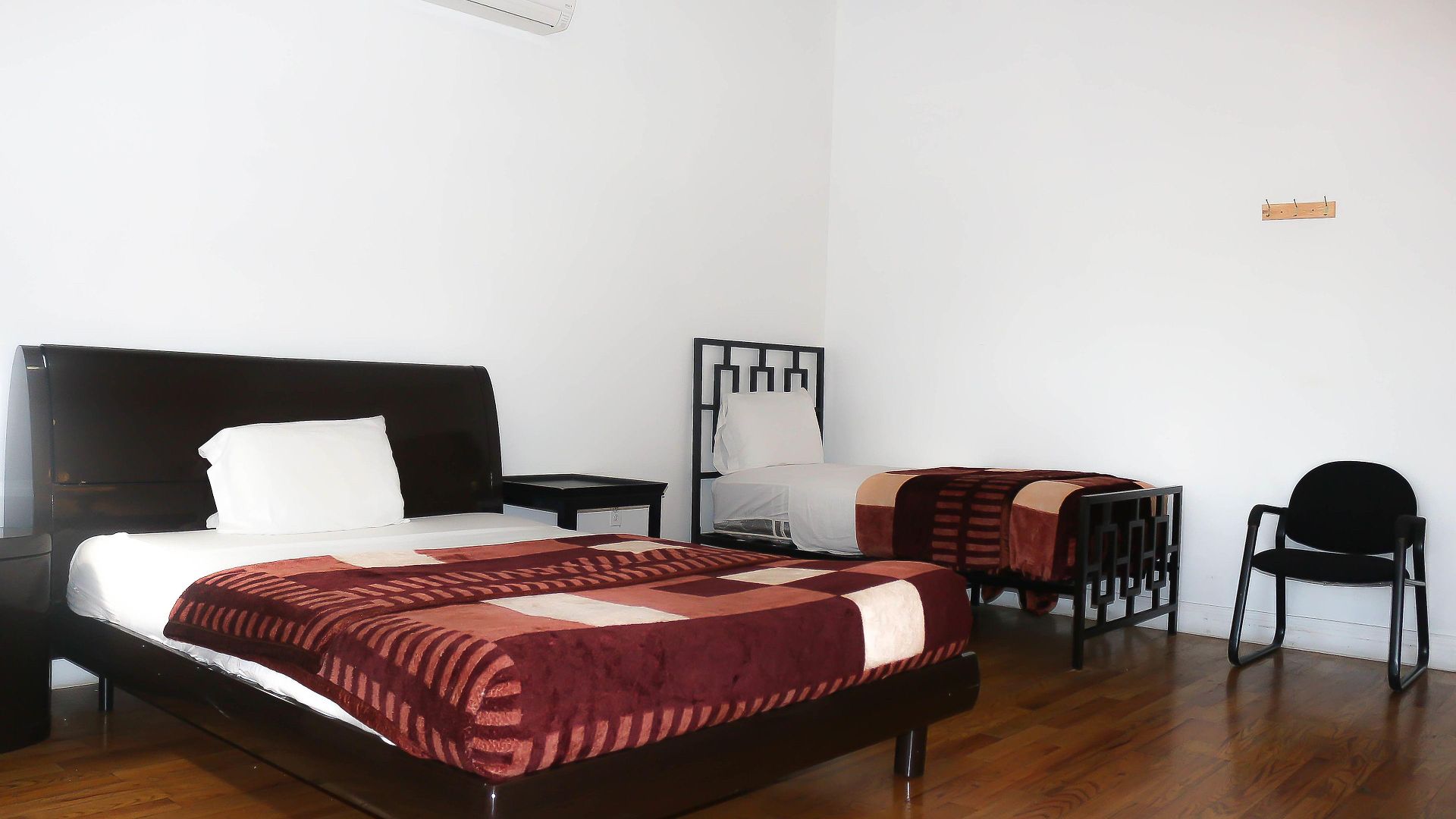 Hostel Ny Moore *