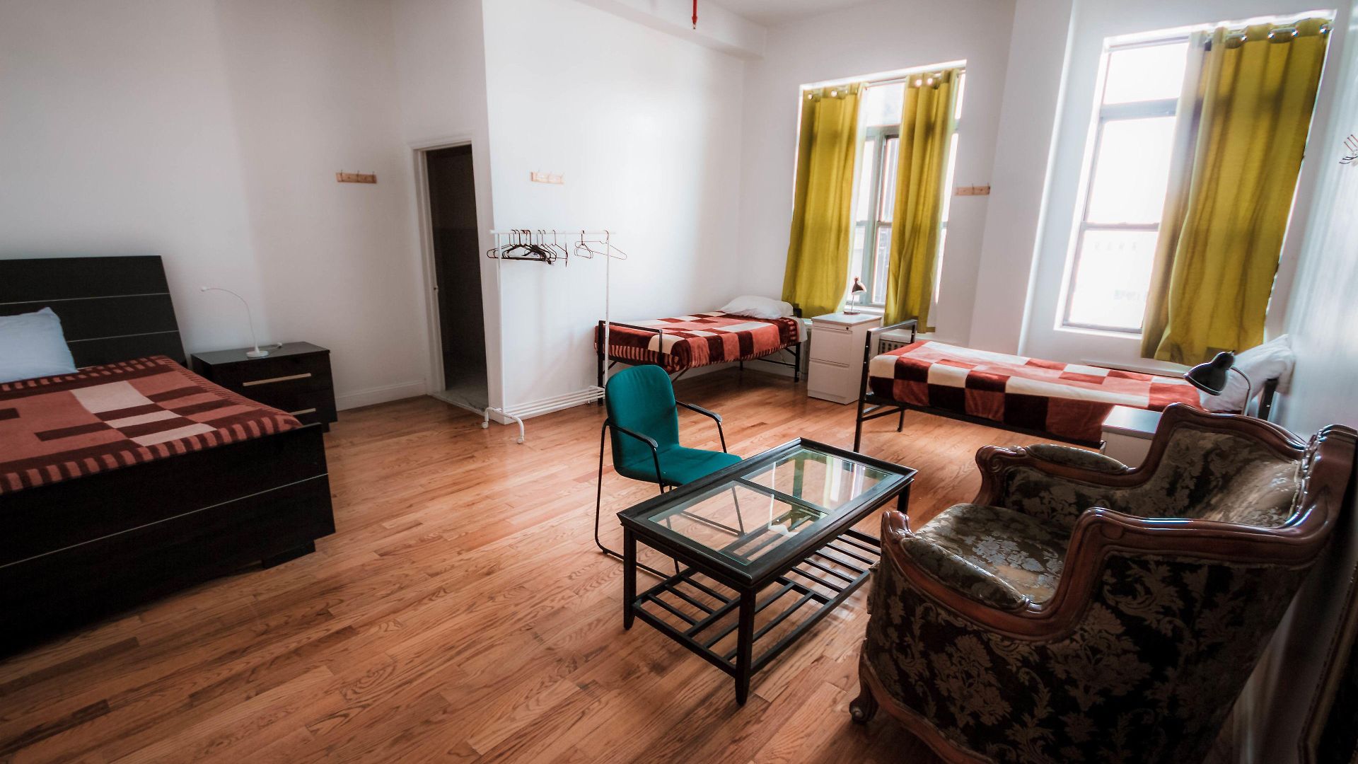 Hostel Ny Moore *