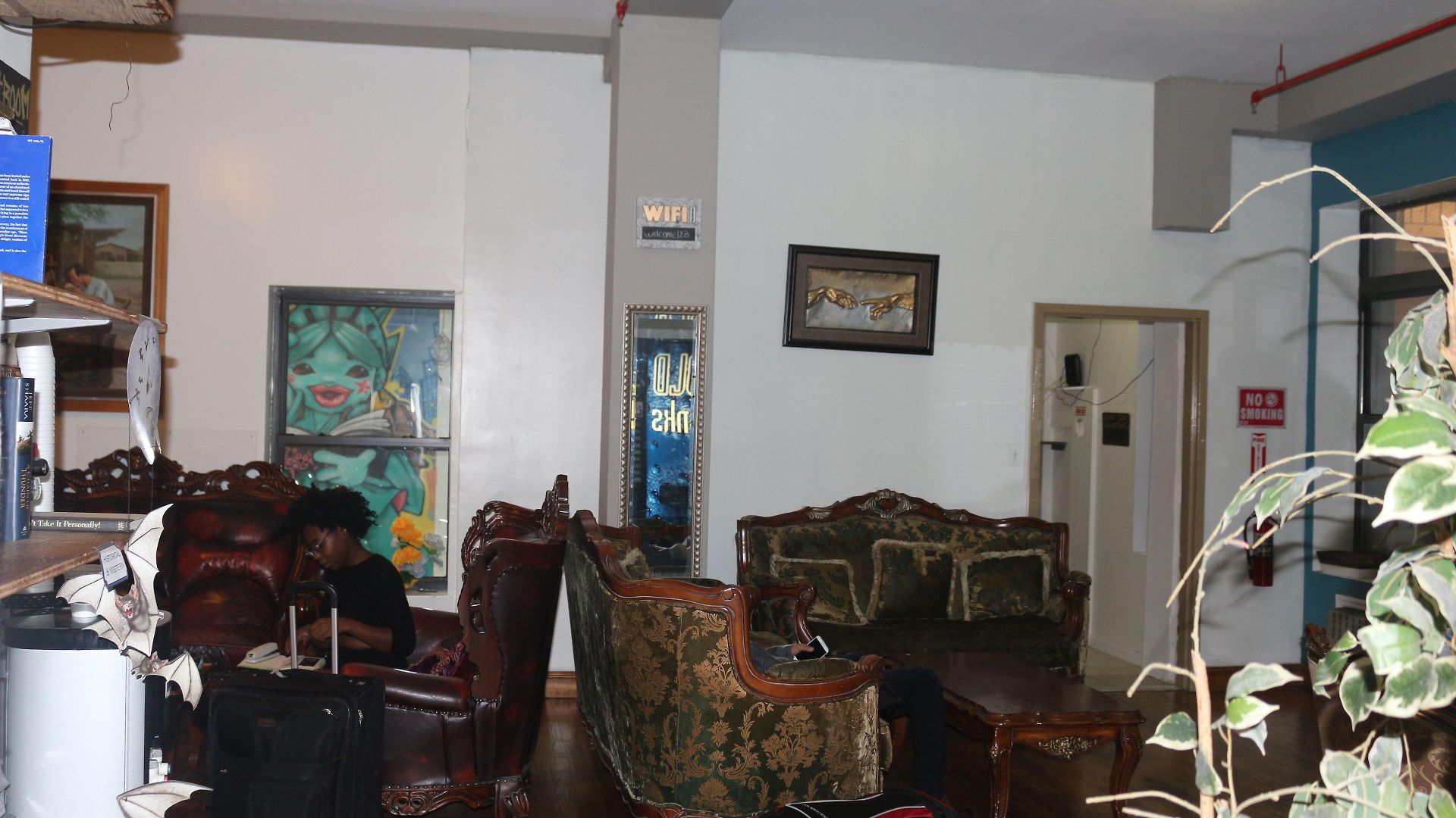 Ny Moore Hostel *