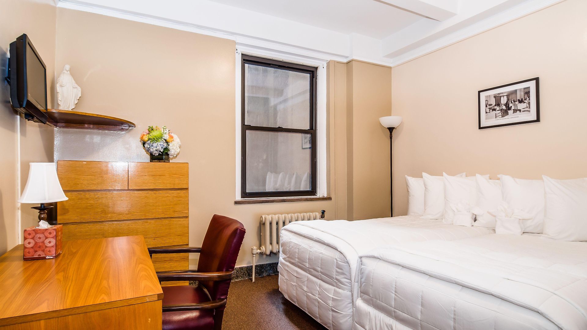 Leo House Hotel 3*