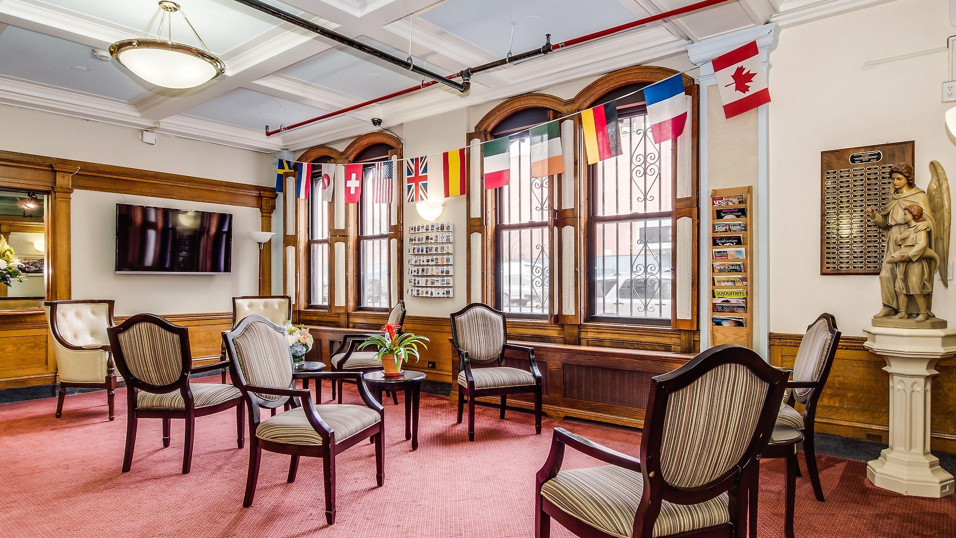 Leo House Hotel 3*