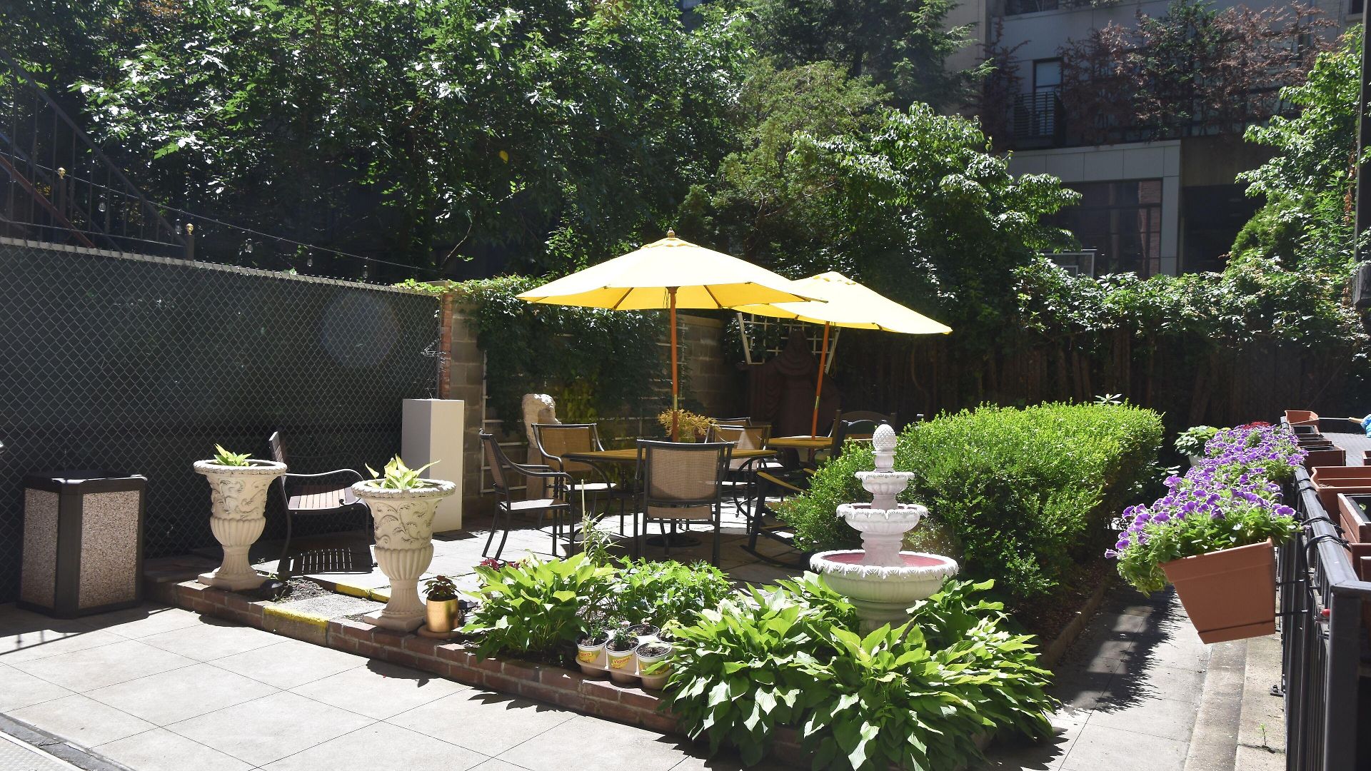 Leo House Hotel