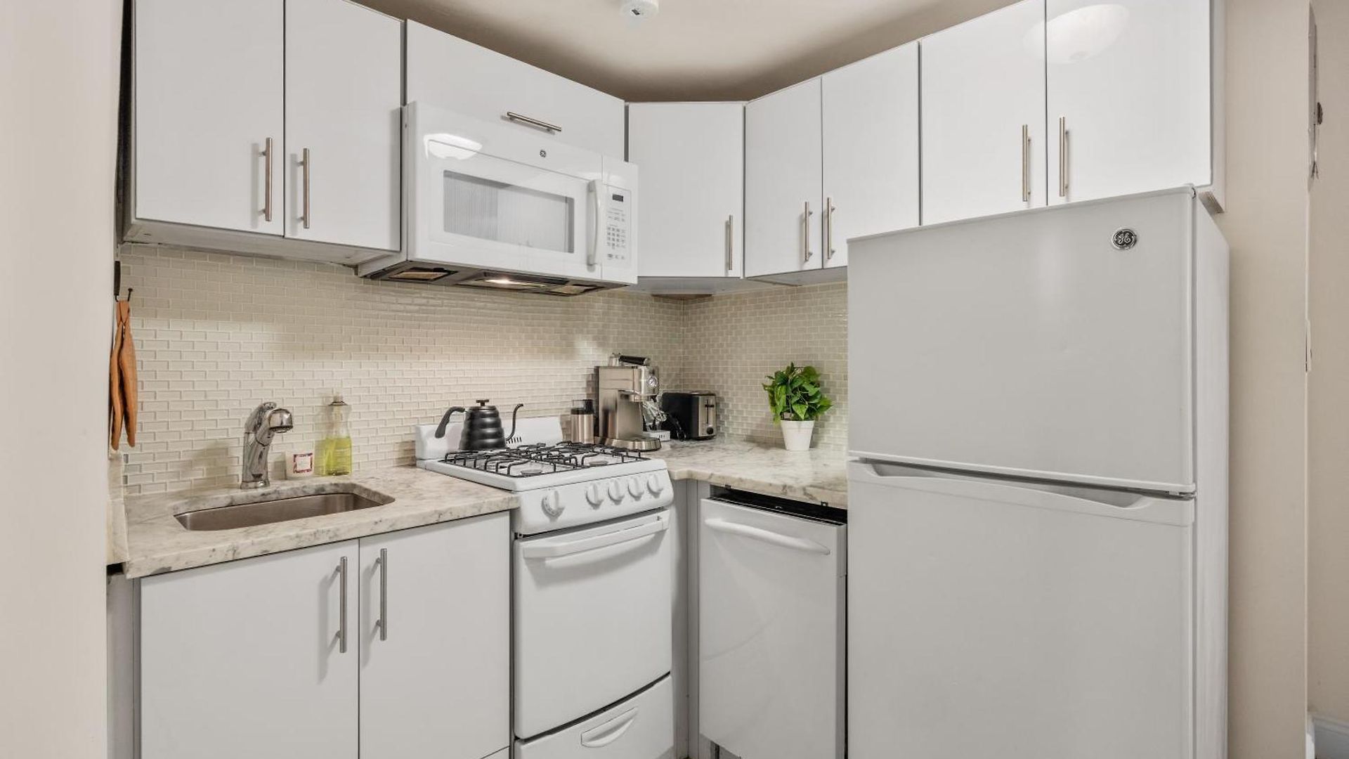 Oasis In The Heart Of Union Square Downtown Manhattan Apartment *
