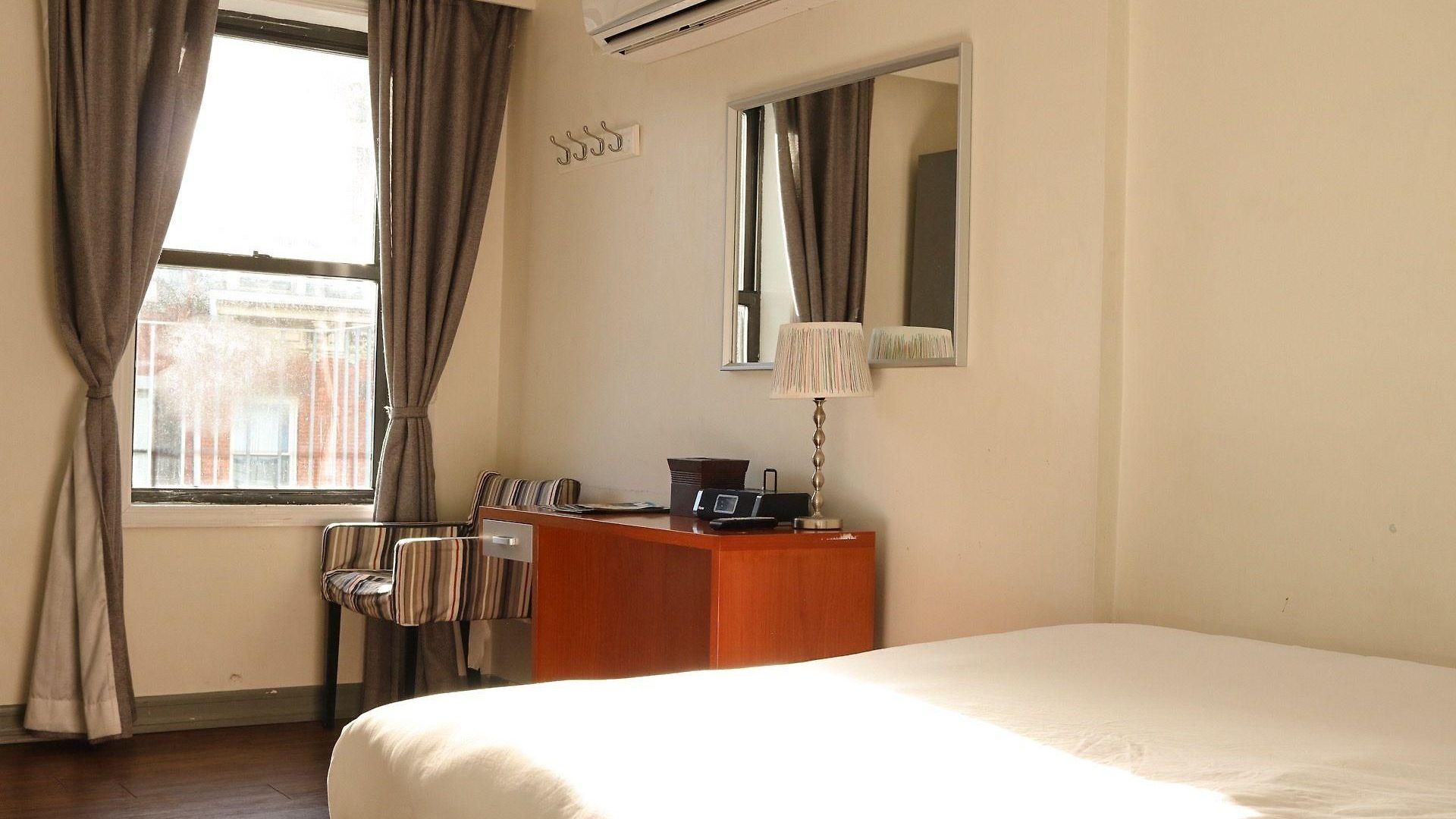 Midtown West Hotel