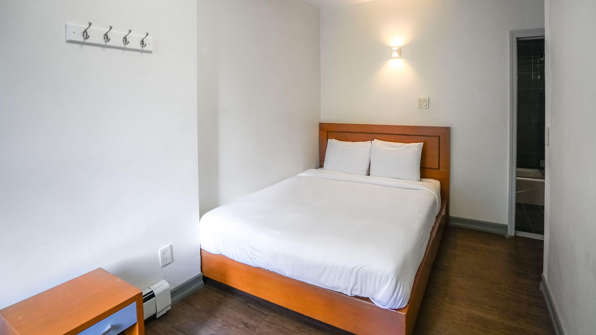 Midtown West Hotel 3*