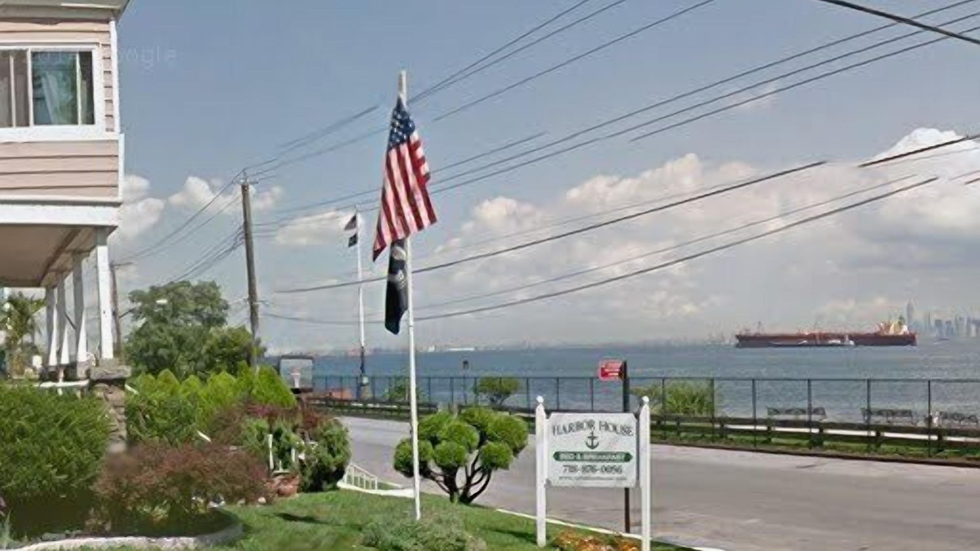 Harbor House 2*