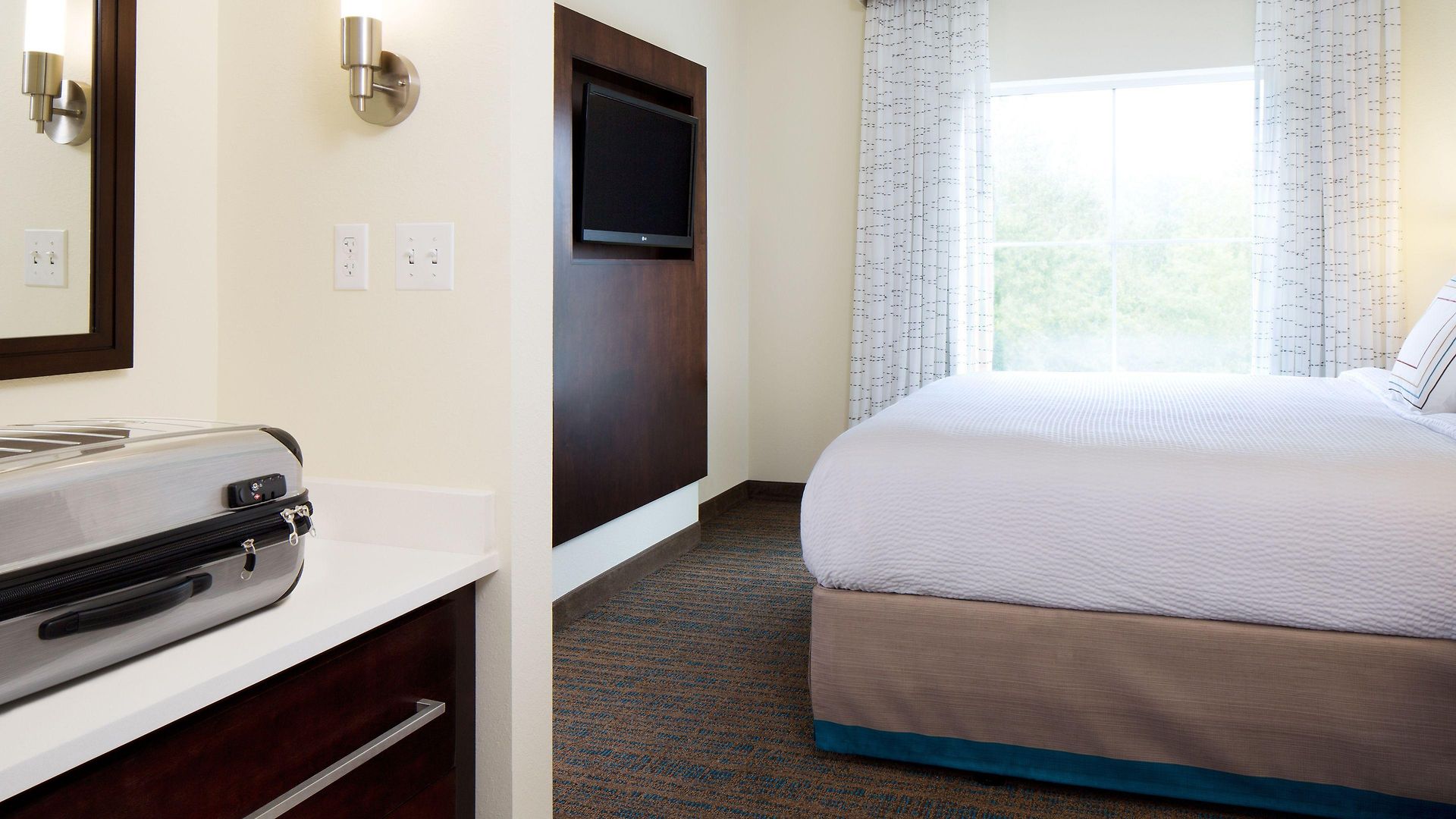By Marriott The Bronx At Metro Center Atrium Hotel New York