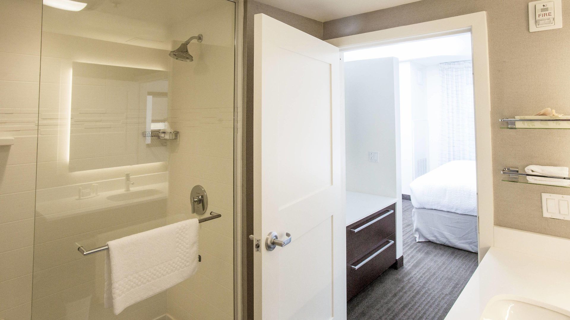 By Marriott The Bronx At Metro Center Atrium New York