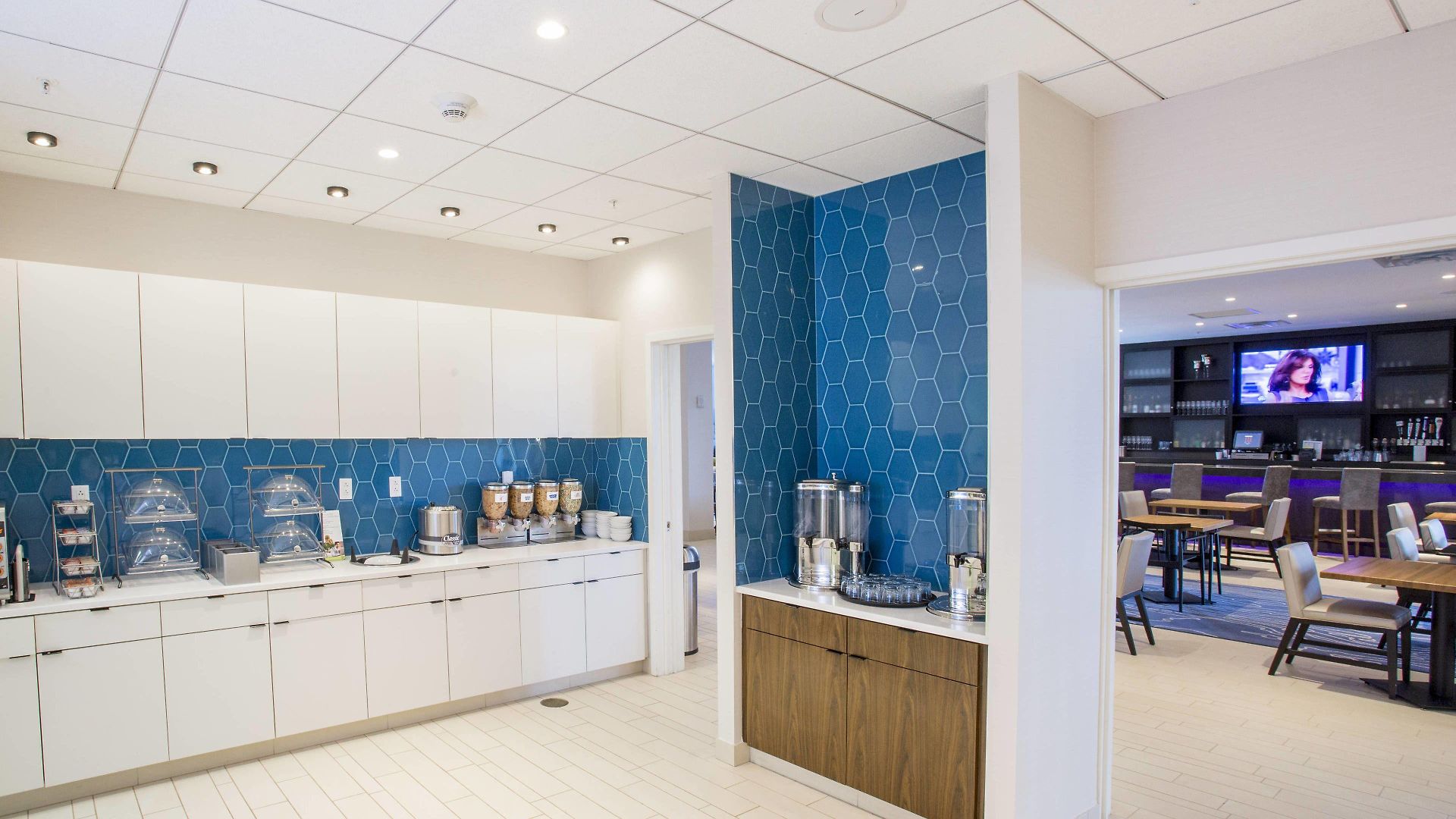 Hotel By Marriott The Bronx At Metro Center Atrium New York