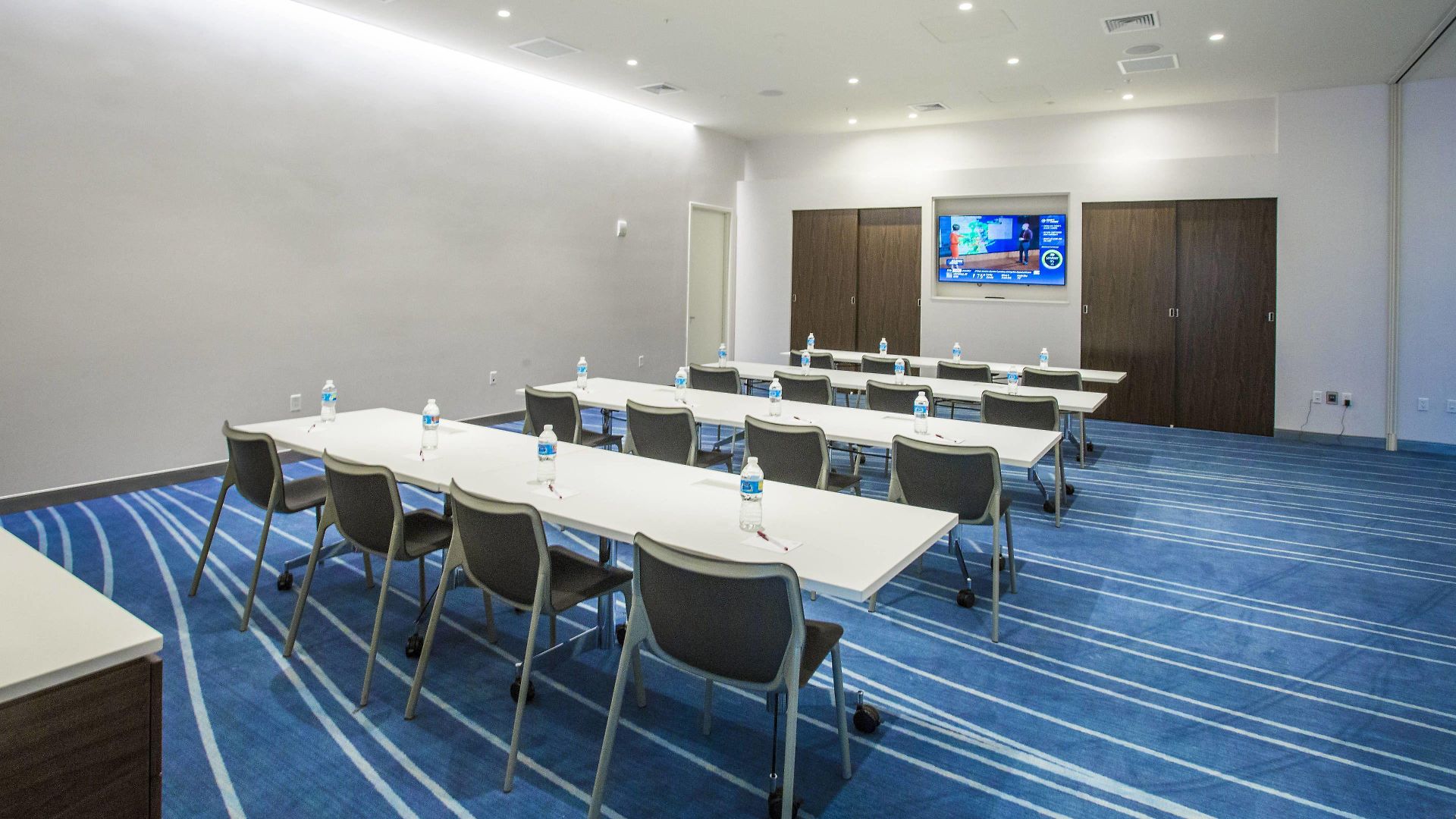 Hotel By Marriott The Bronx At Metro Center Atrium New York