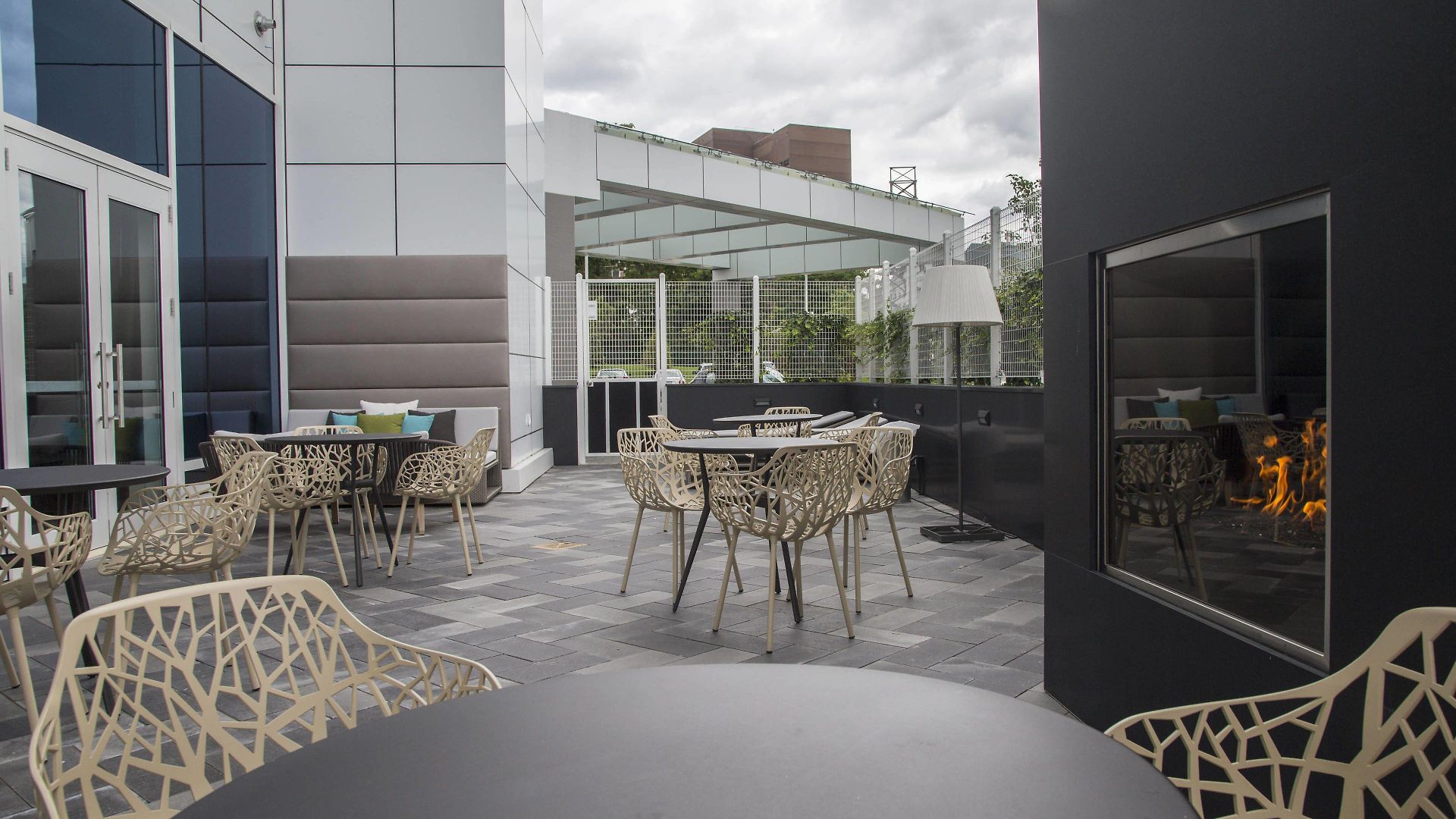 By Marriott The Bronx At Metro Center Atrium 3*