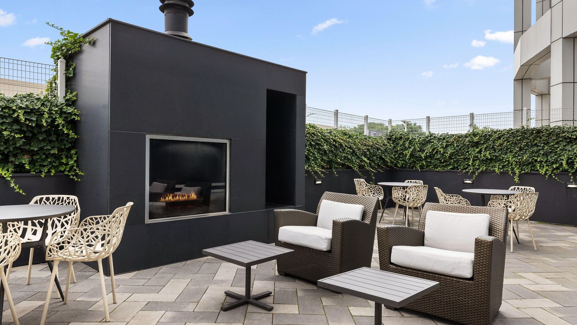 By Marriott The Bronx At Metro Center Atrium Hotel 3*