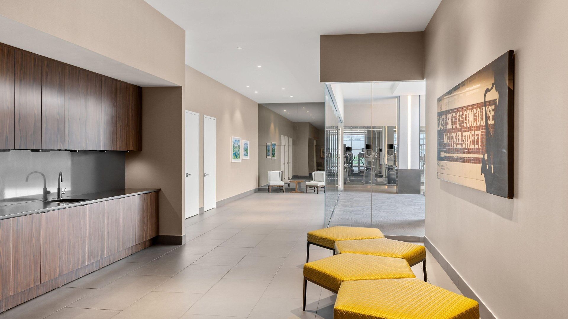 By Marriott The Bronx At Metro Center Atrium Hotel 3*