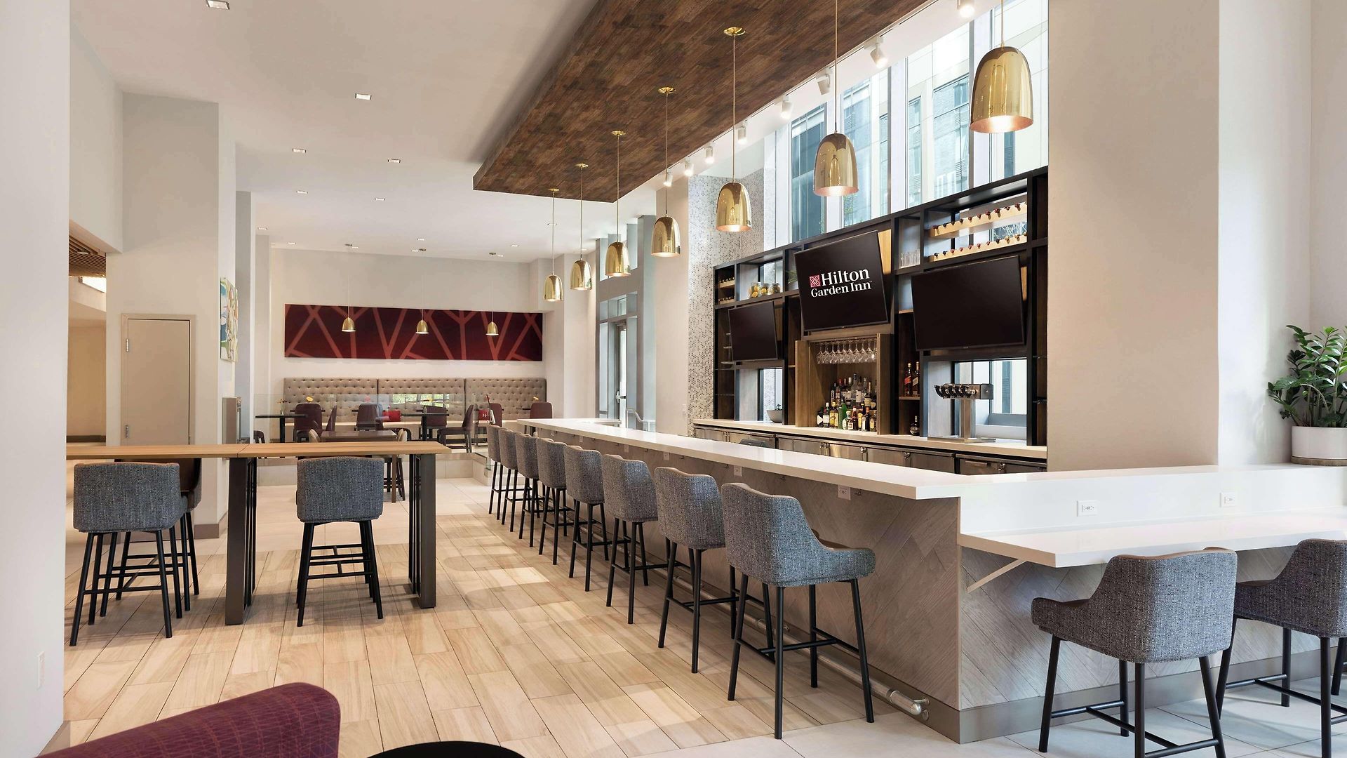 Hilton Garden Long Island Hotel 3*