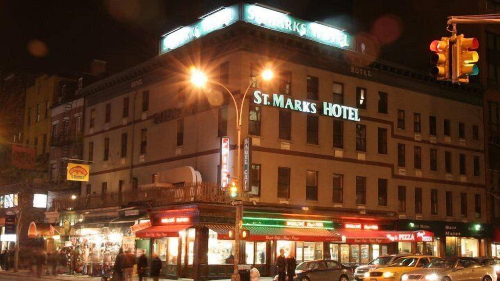 Hotel St Marks 2*