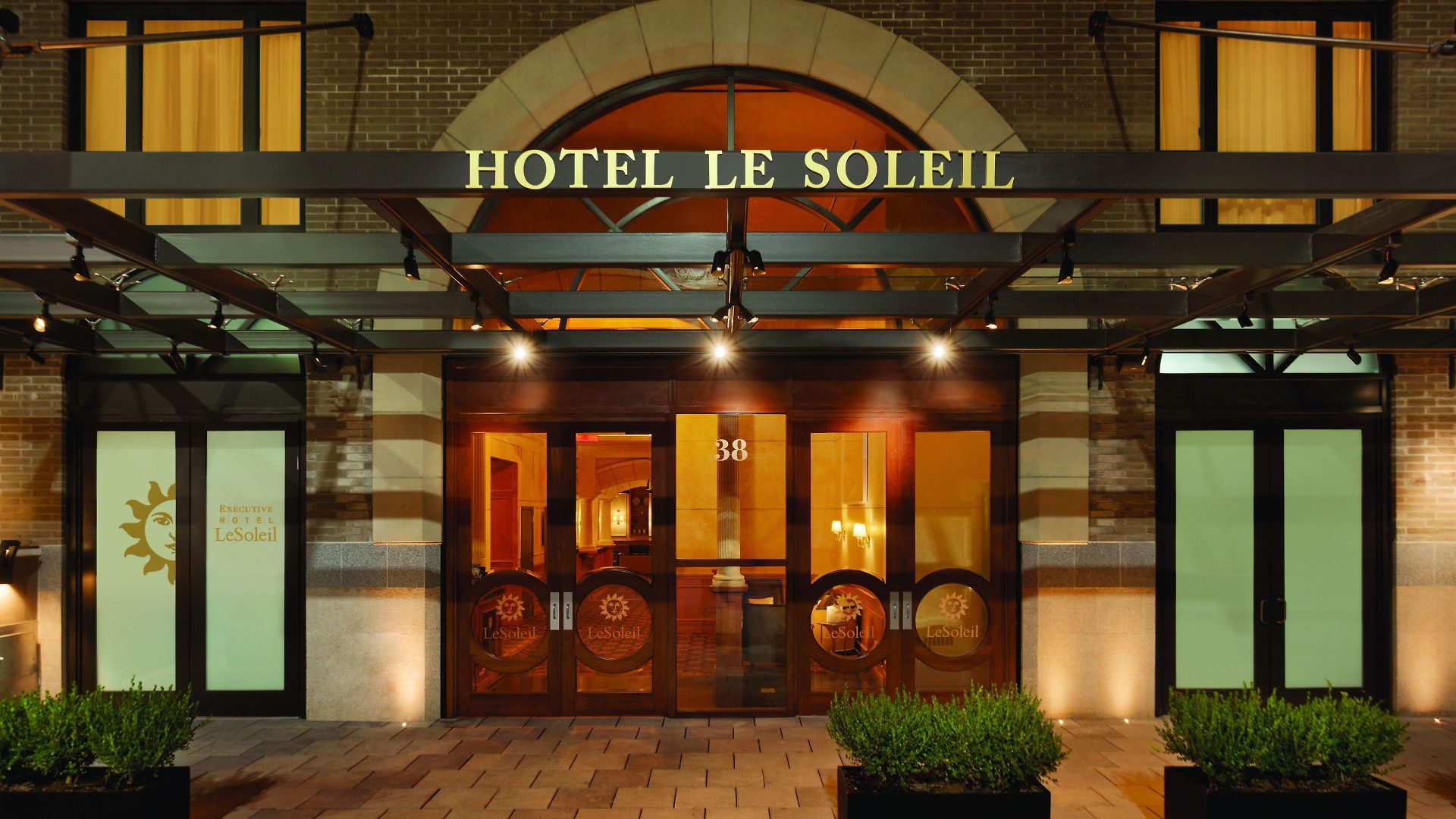 Executive Le Soleil Hotel