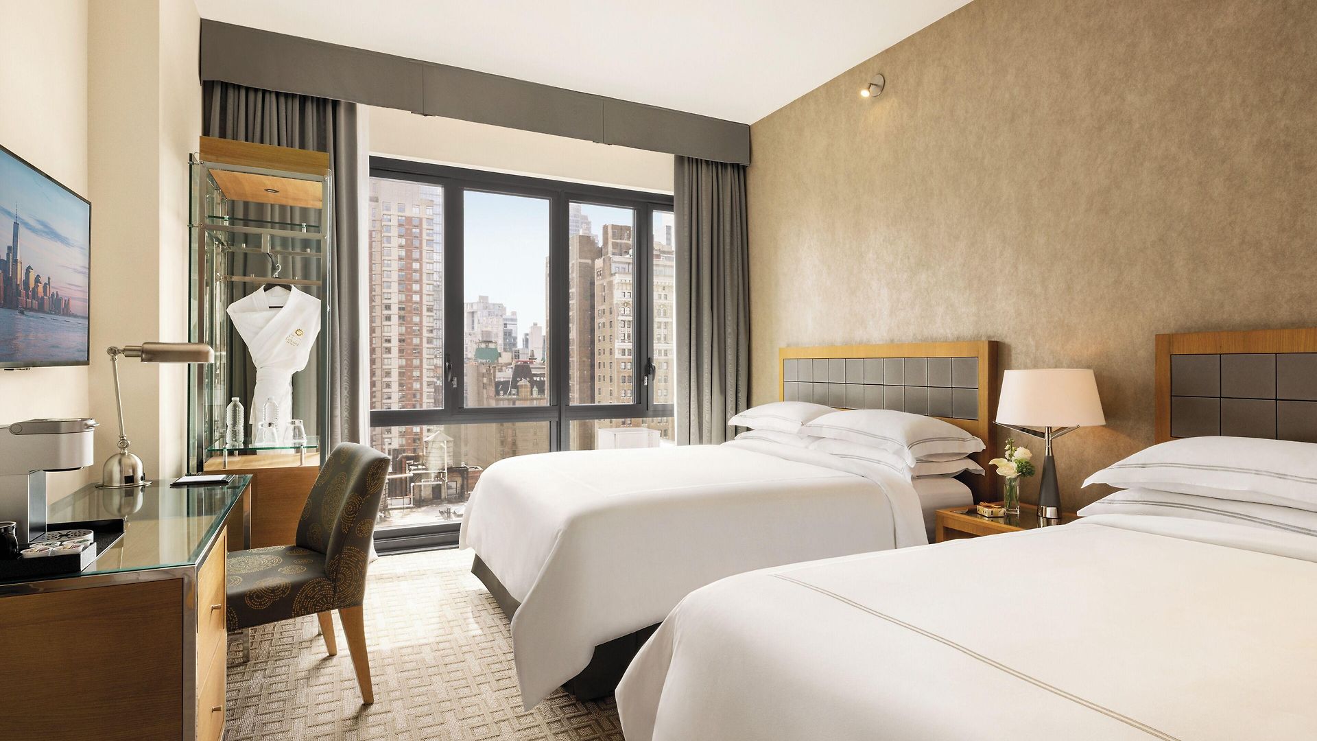 Executive Le Soleil Hotel