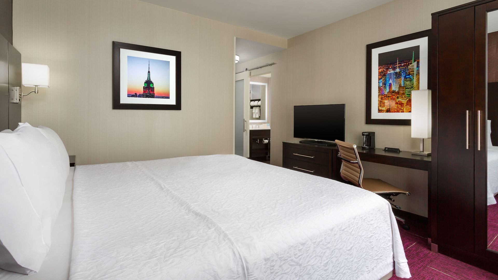 Hampton Times Square 3*