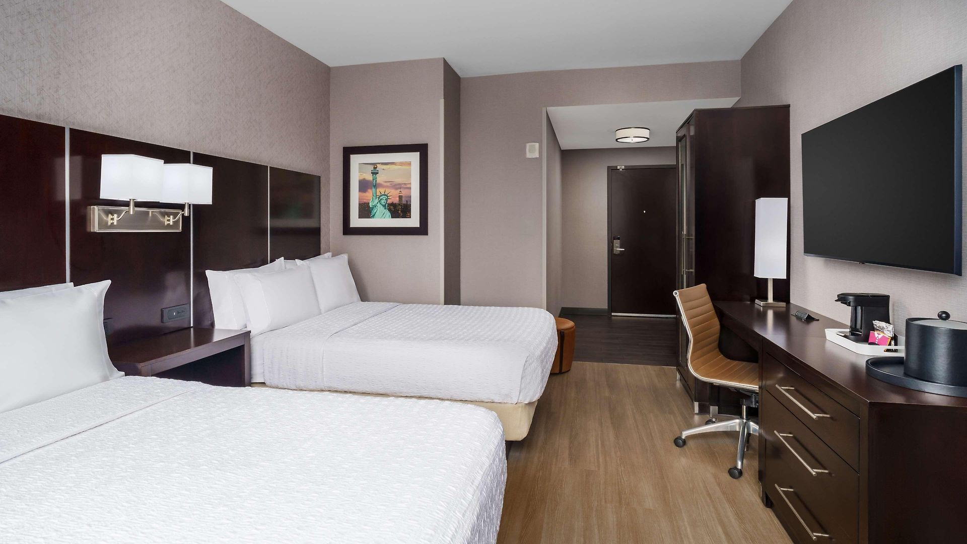 Hotel Hampton Times Square 3*